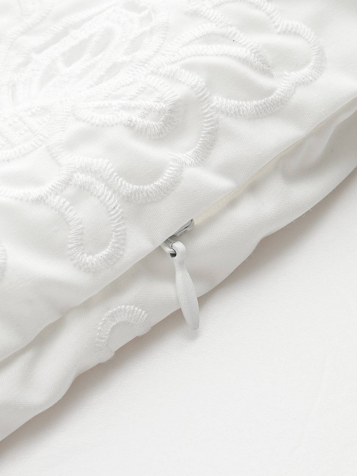 Lace Trim Mid-Waist Shorts