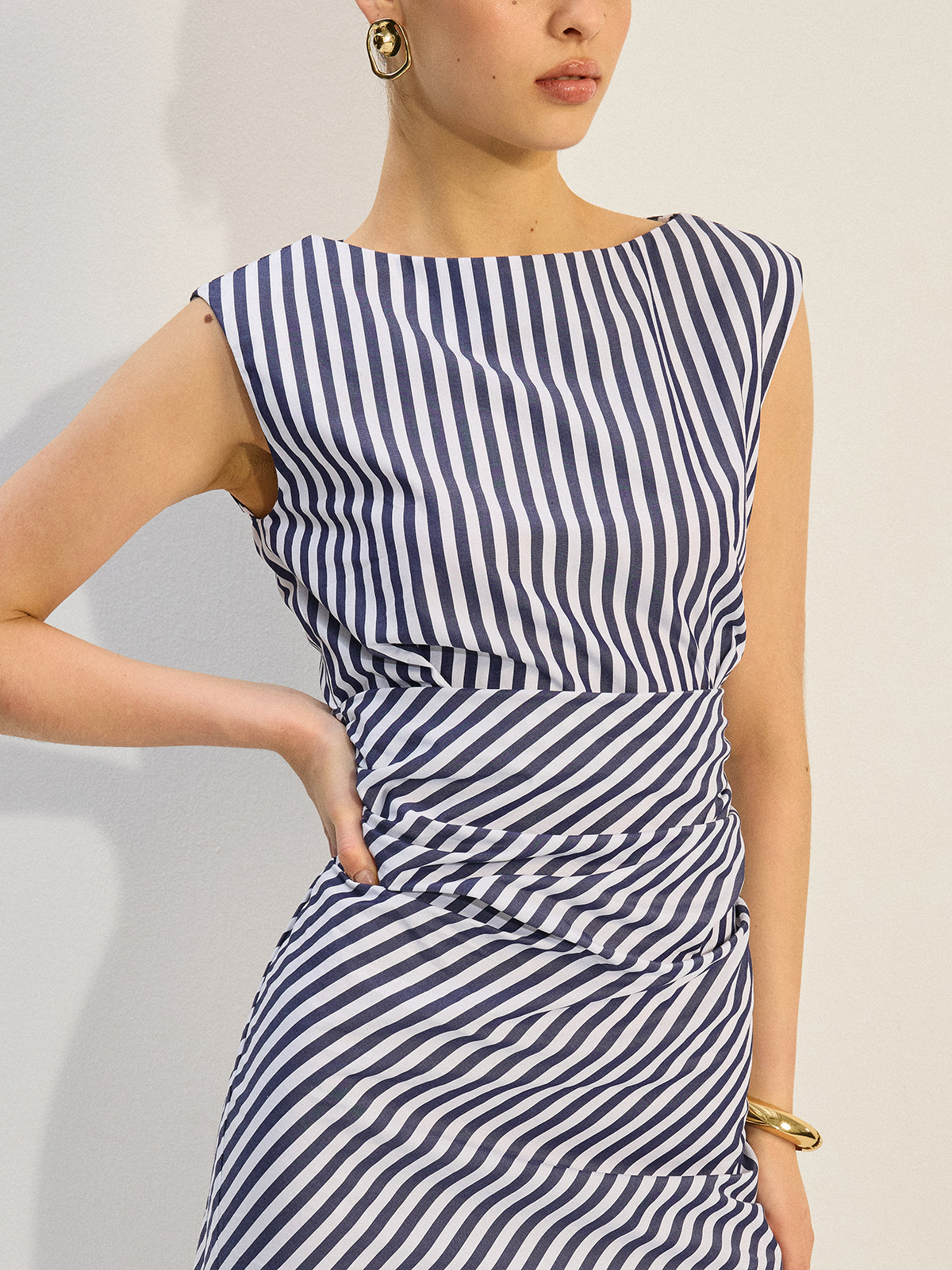 Mini-robe froncée à rayures