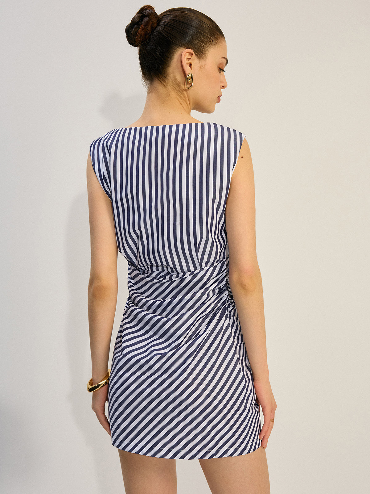 Mini-robe froncée à rayures