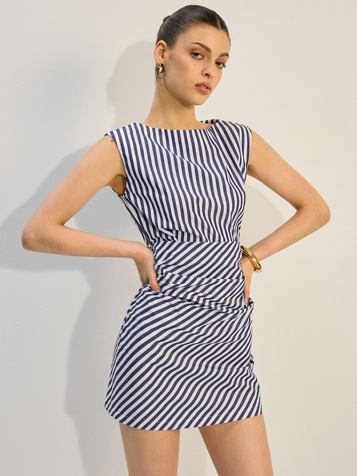 Mini-robe froncée à rayures
