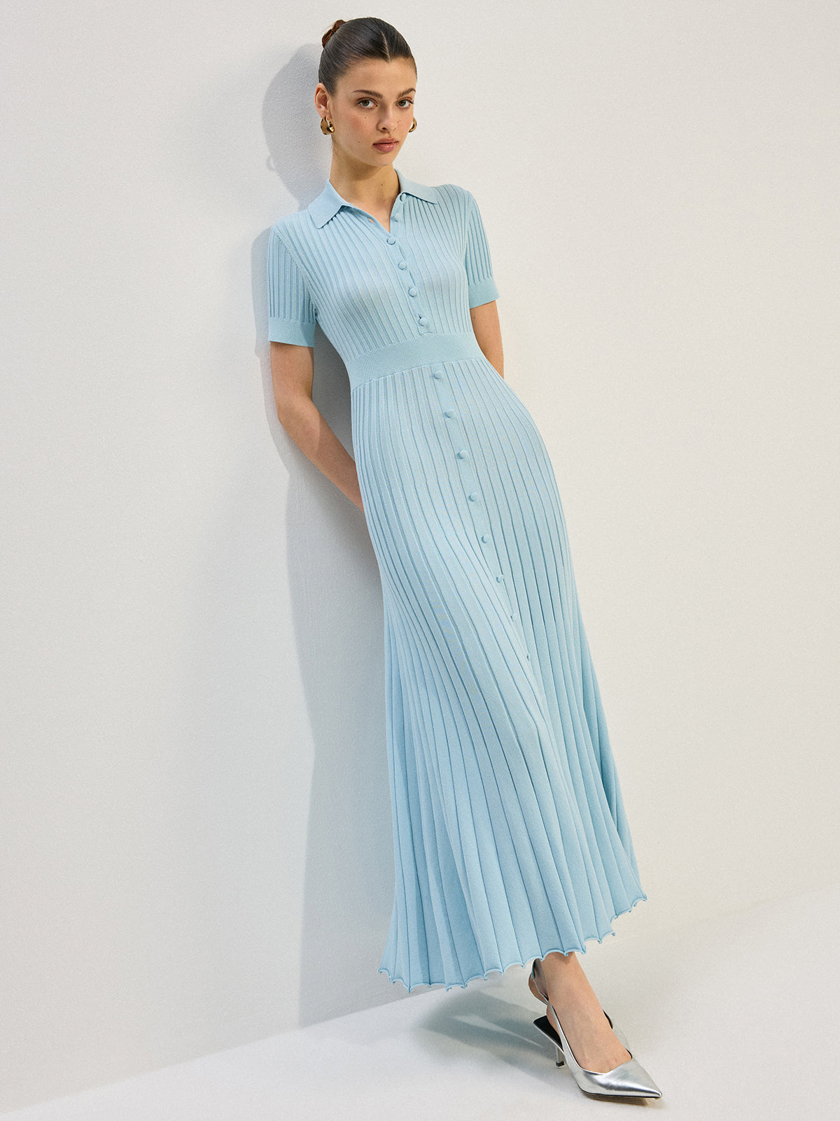 Gestricktes Maxikleid mit Knopfleiste