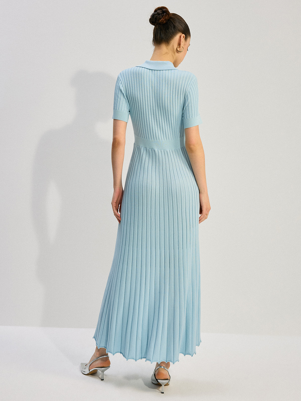 Gestricktes Maxikleid mit Knopfleiste