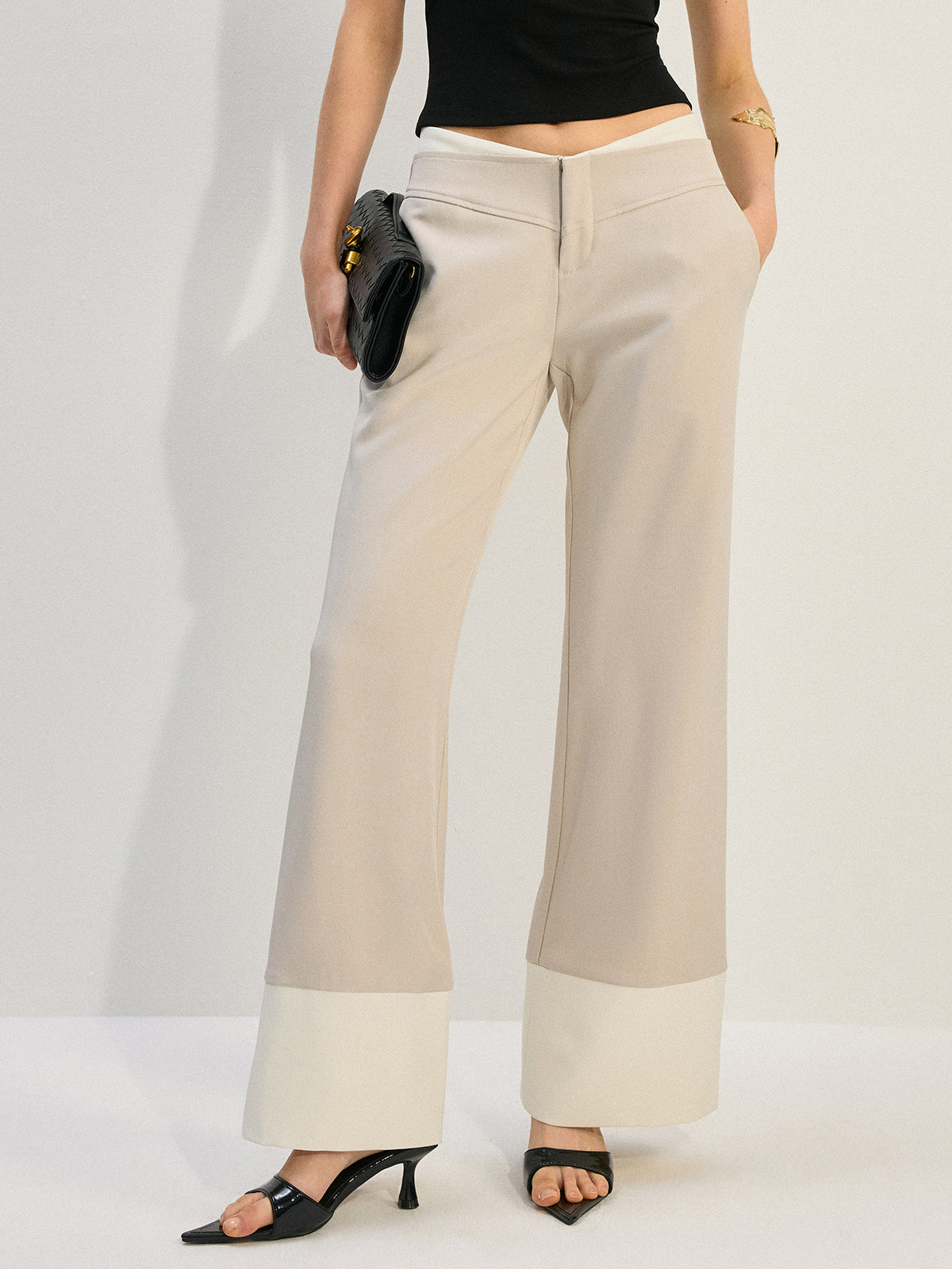 Weite Hose mit niedriger Taille und Colorblock-Saum