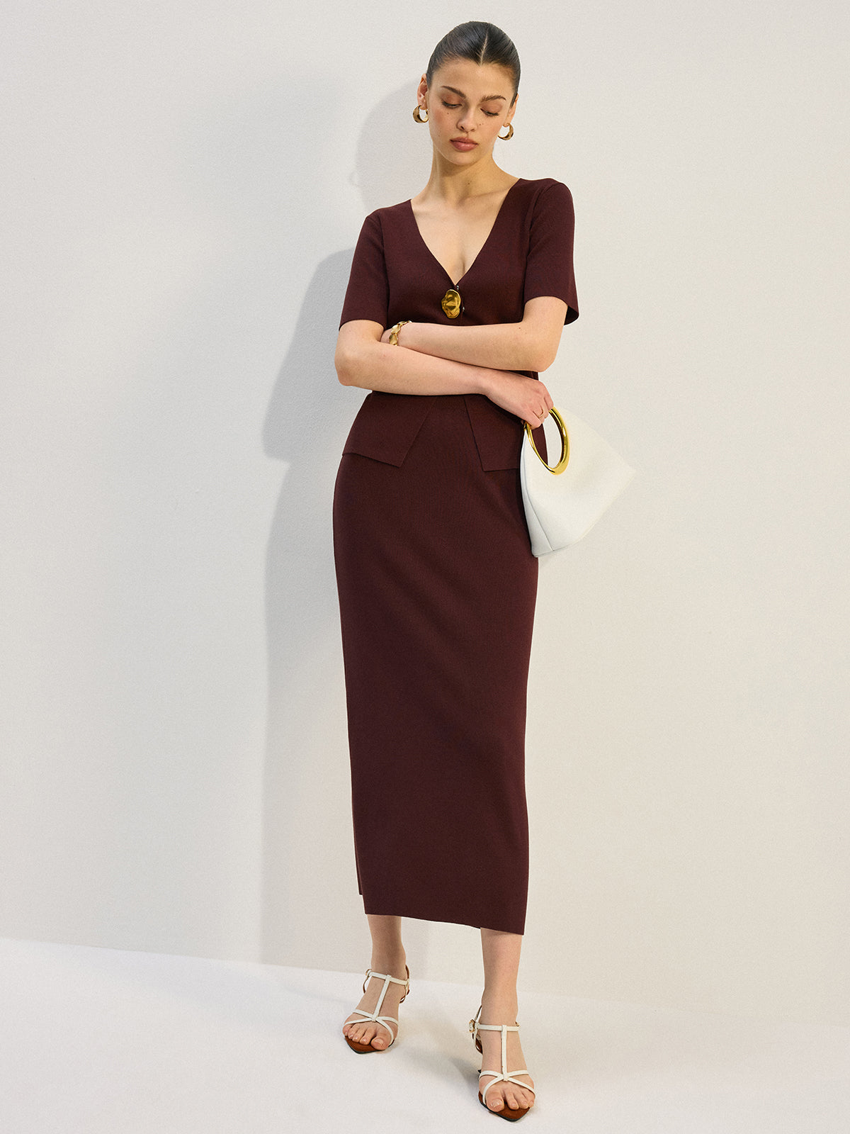 Ensemble tricoté coordonné col en V avec décorations métalliques