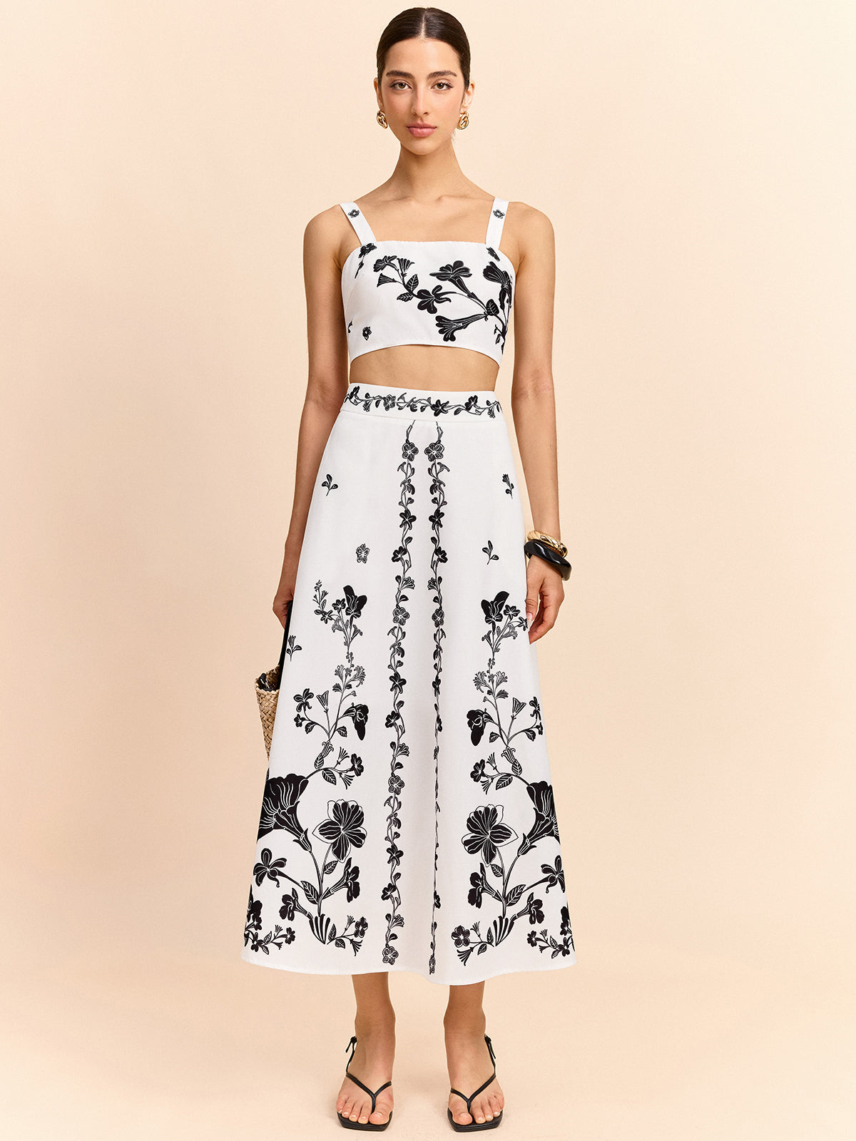 Ensemble crop top et jupe midi brodés de fleurs