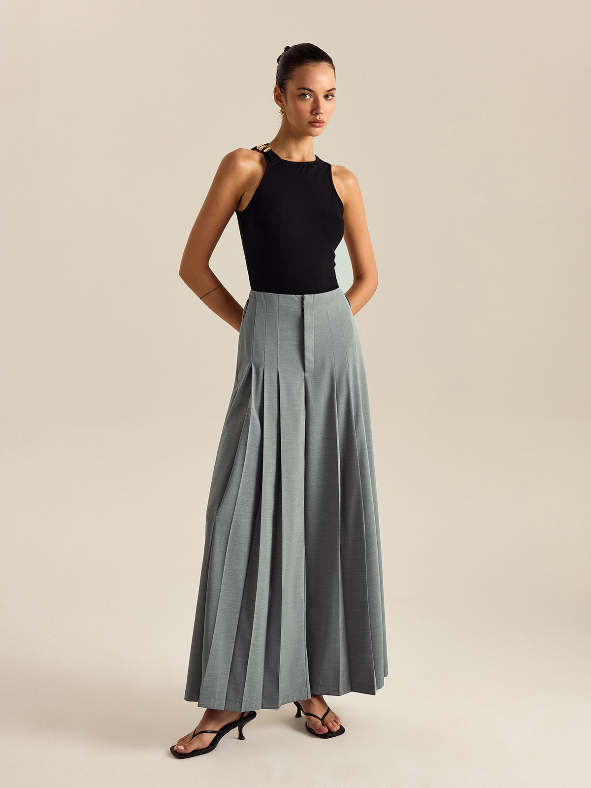 Bundfaltenhose mit weitem Bein