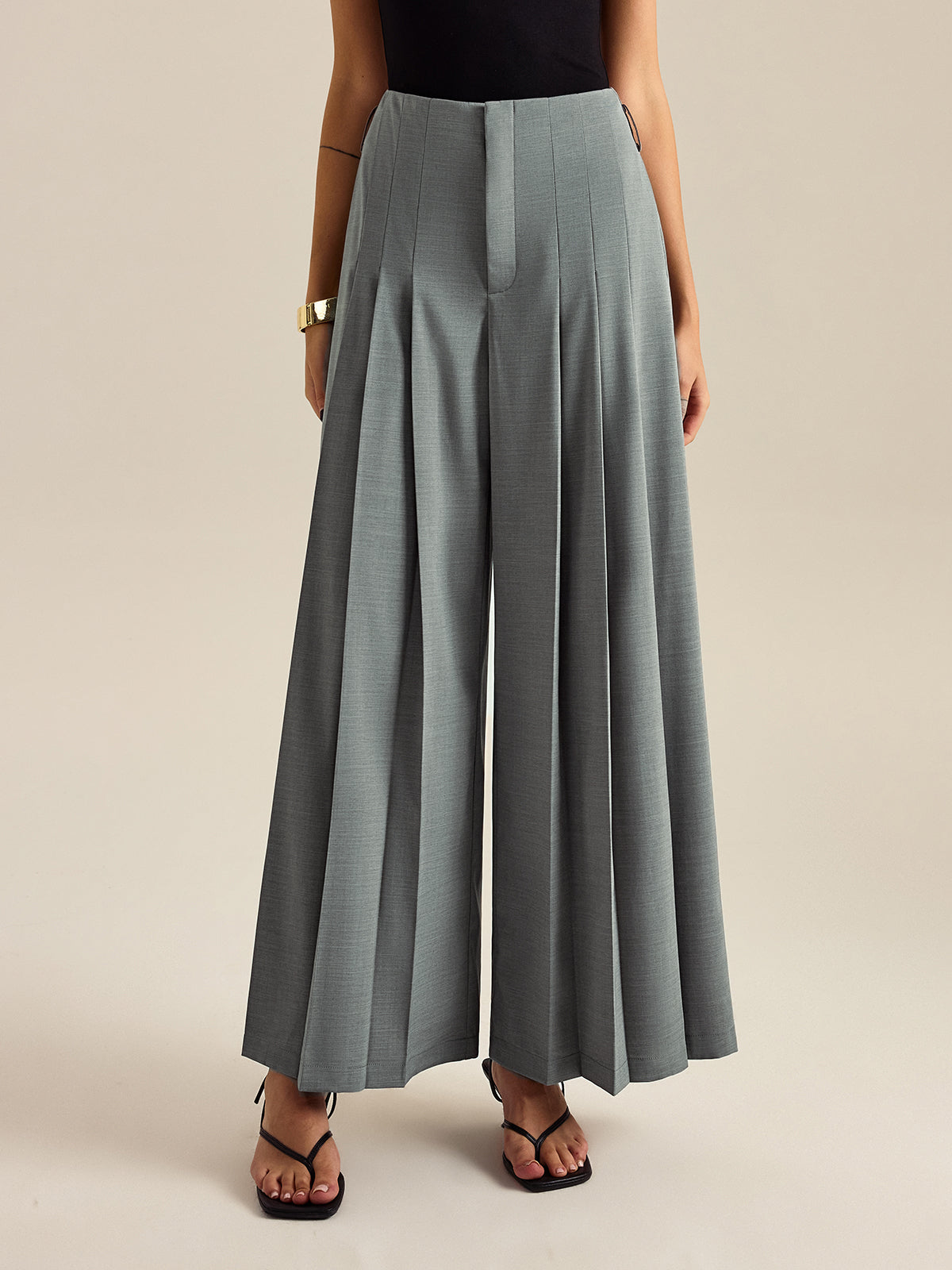 Bundfaltenhose mit weitem Bein