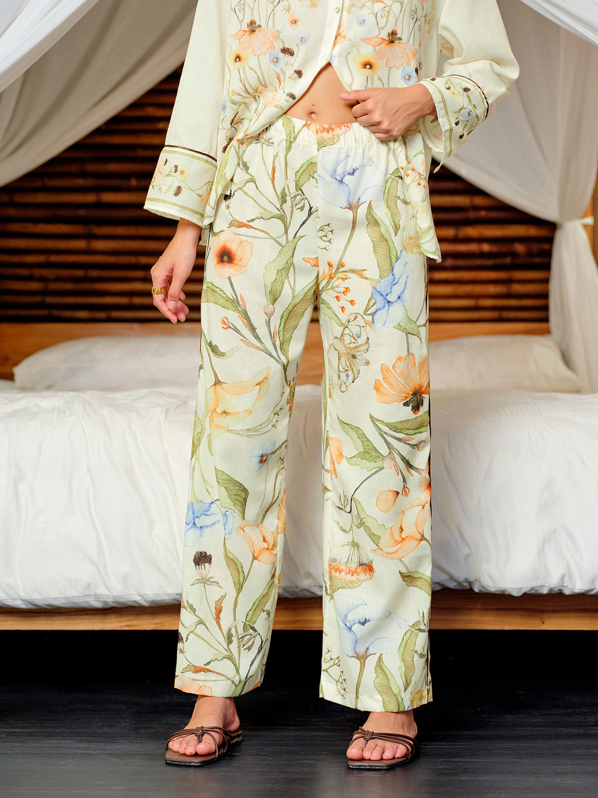 Elastische Hose mit Blumenmuster und mittelhohem Bund
