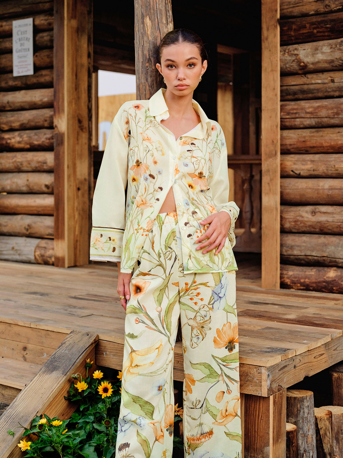 Elastische Hose mit Blumenmuster und mittelhohem Bund