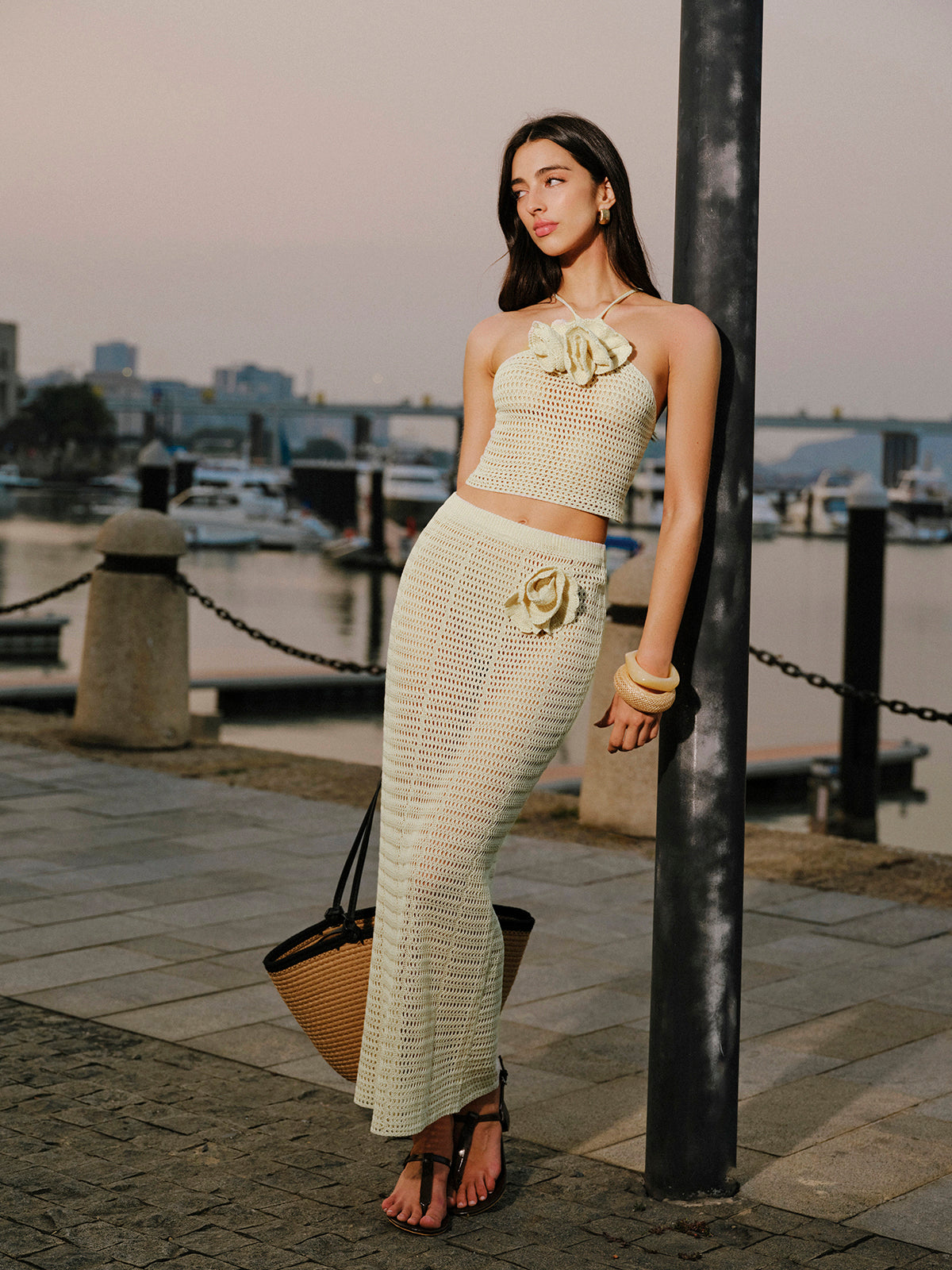 Ensemble jupe à cordon en maille ajourée à petits motifs floraux