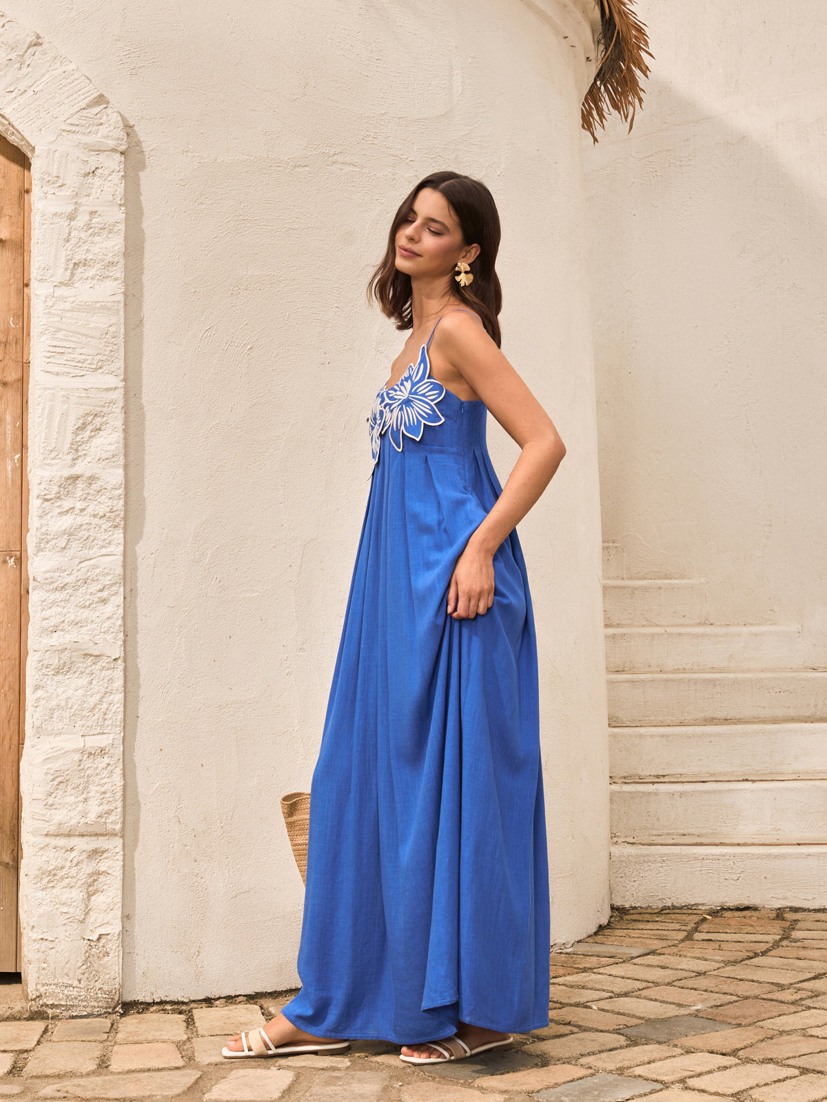 Geblümtes Trägerkleid aus Baumwolle und Leinen mit Taschen