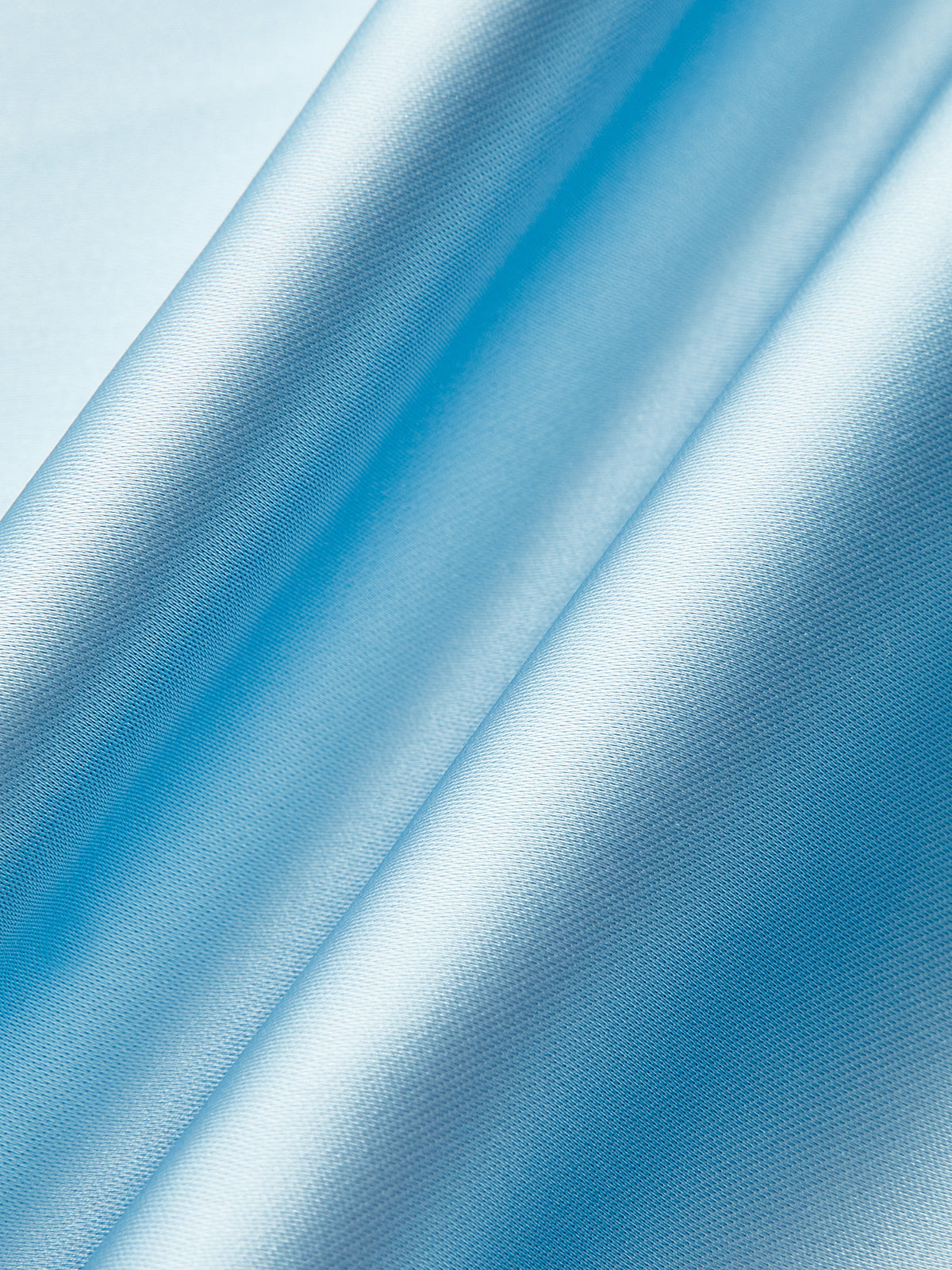 Asymmetrischer Rock mit seitlichen Knöpfen