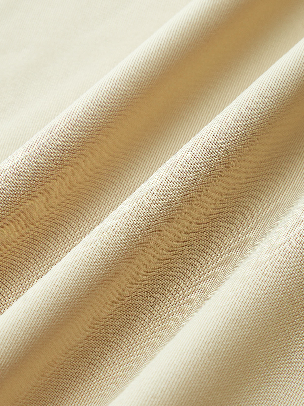 Tanktop mit einem Schulterausschnitt und Ringdetail