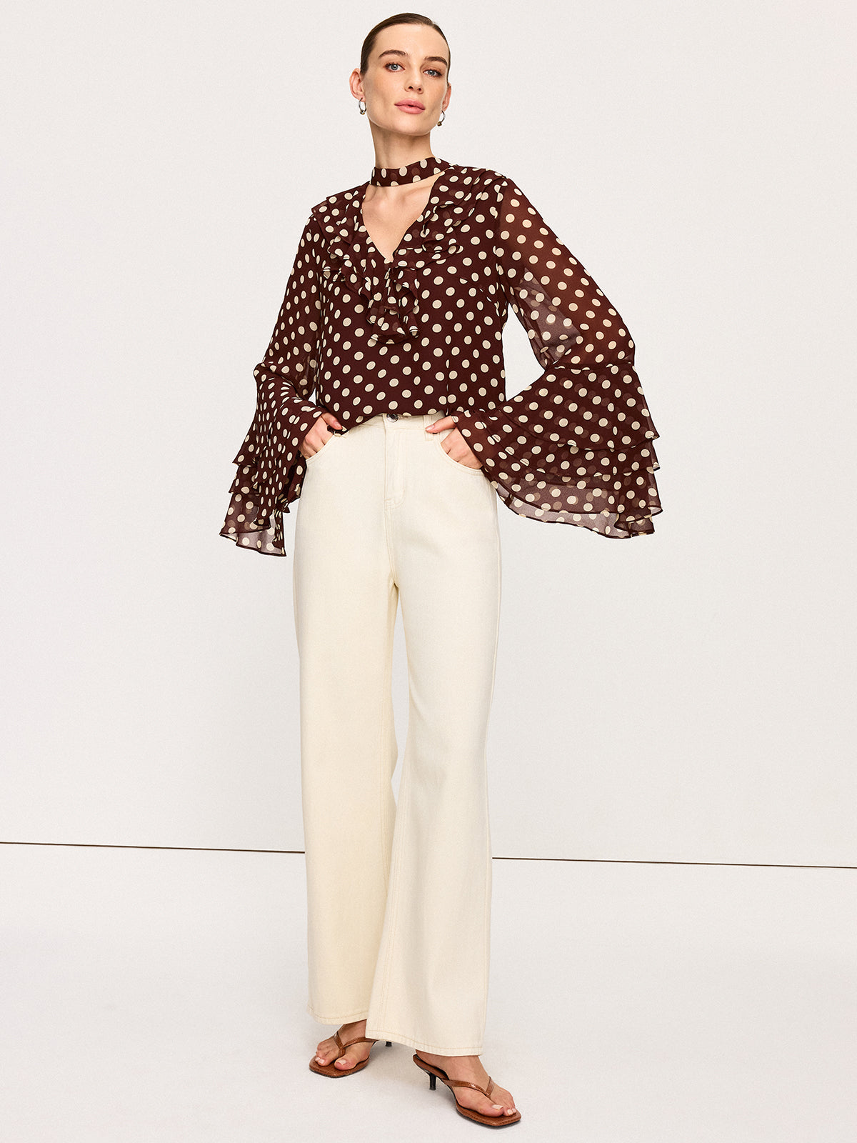 Halbtransparente Chiffonbluse mit Glockenärmeln und Tupfenmuster