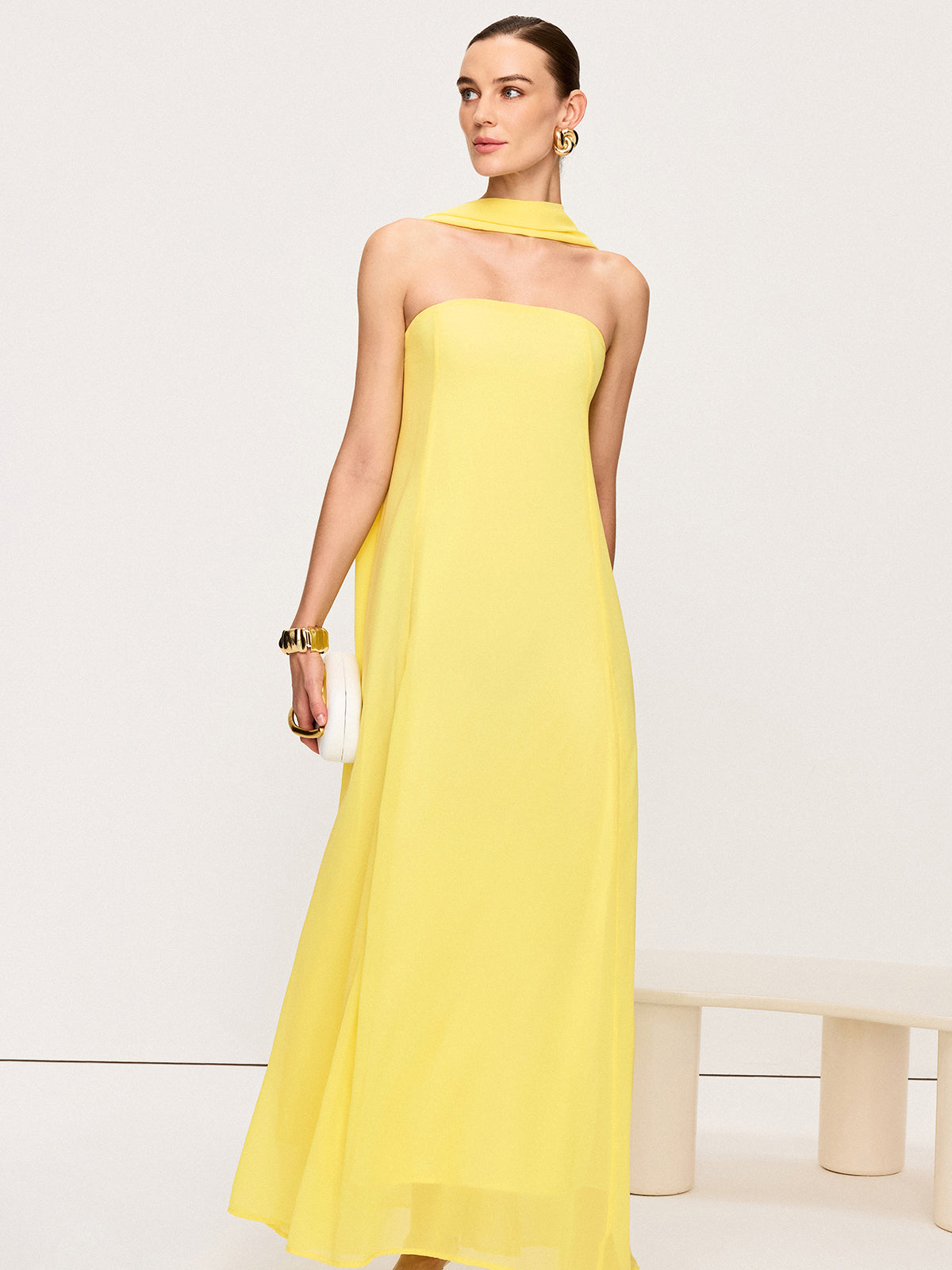 Robe longue en mousseline de soie à col montant/halter