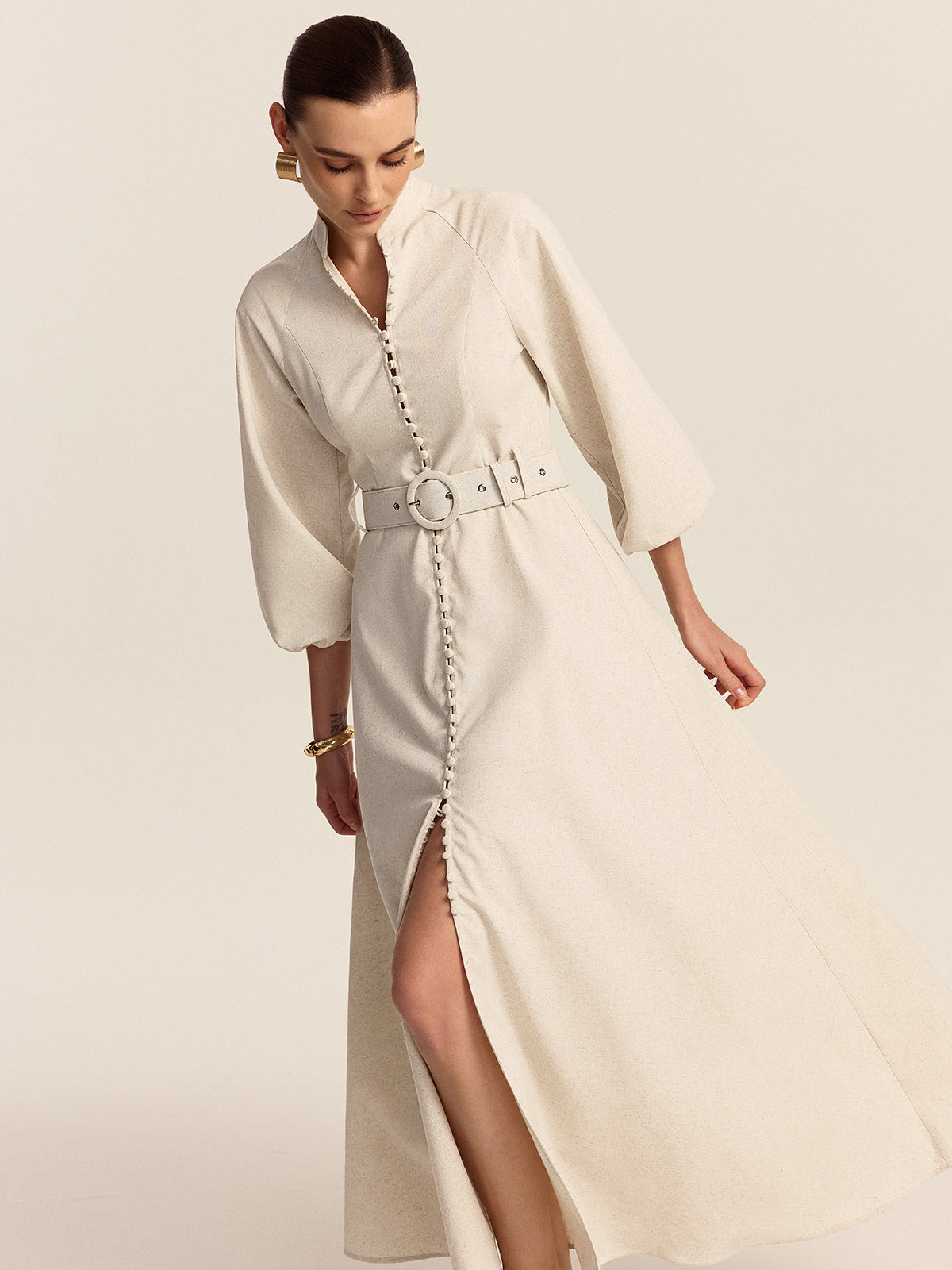 Maxikleid mit Gürtel und Knopfleiste