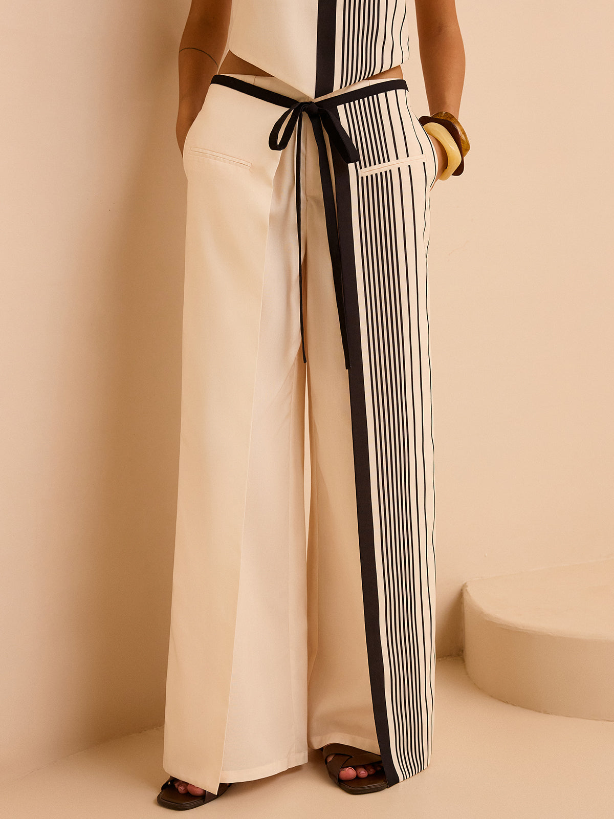 Pantalon taille basse rayé