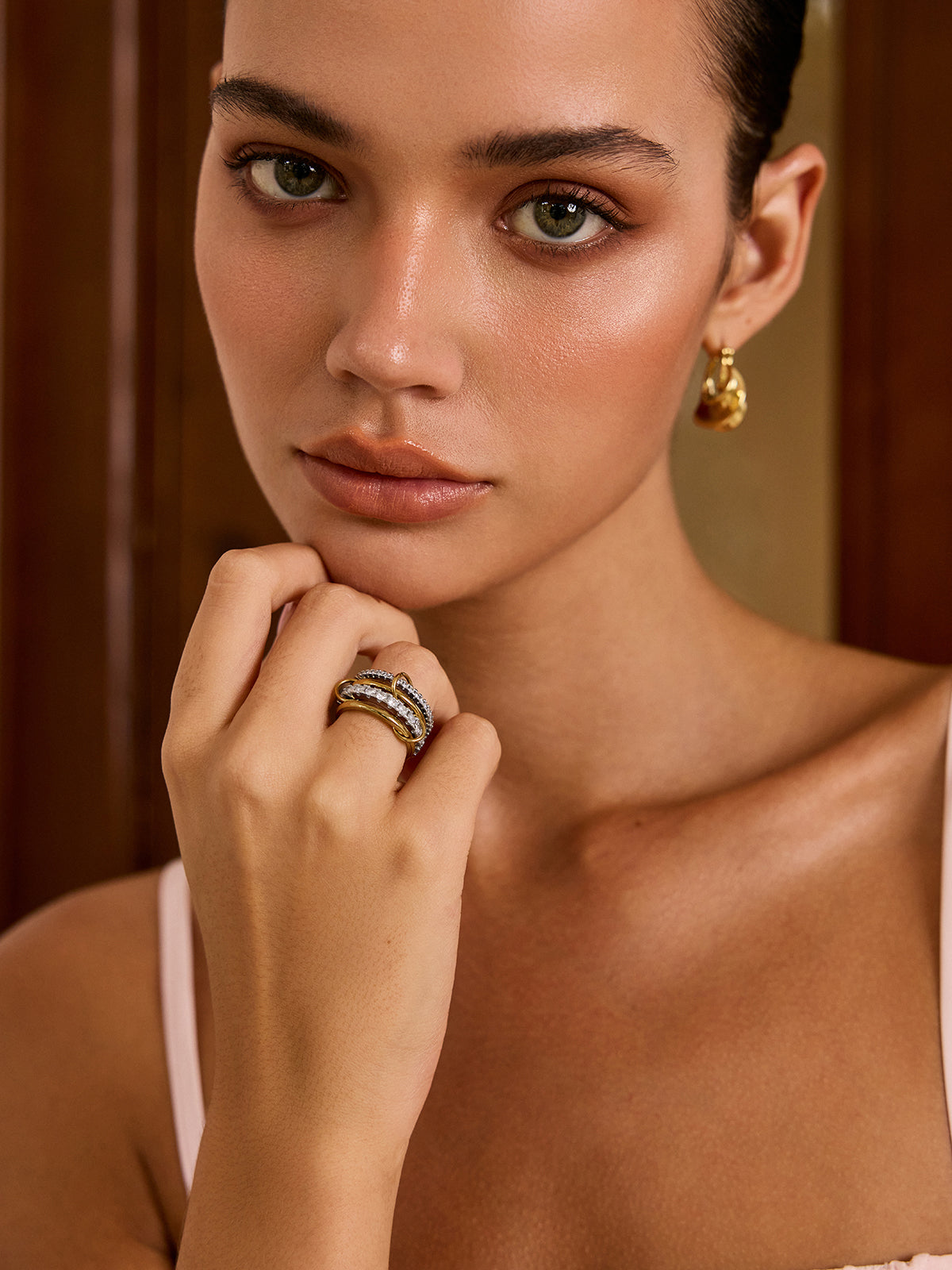 Bagues en zircon cubique entrelacées serties complet