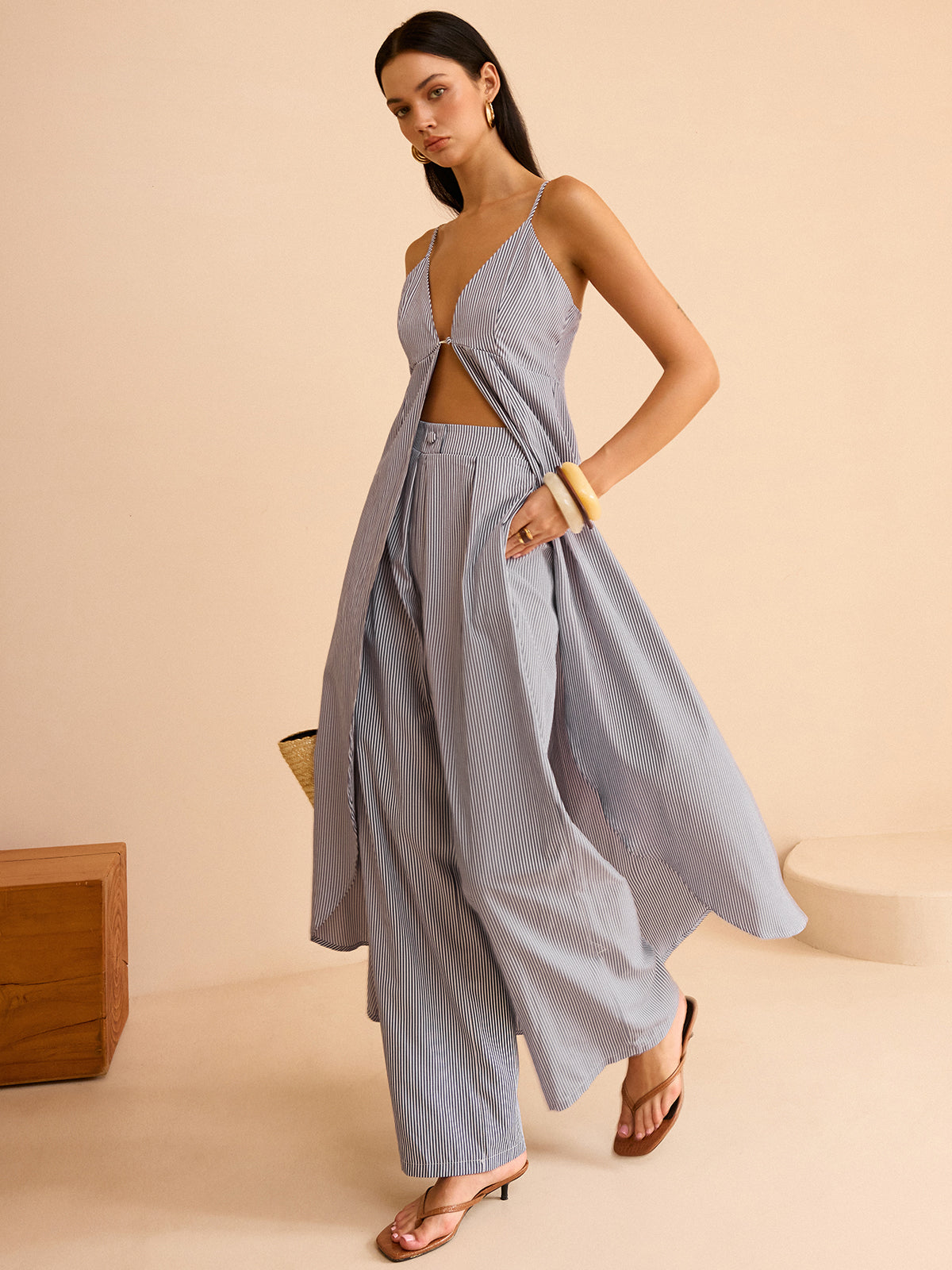 Gestreiftes langes Trägertop und Hose mit weitem Bein Set