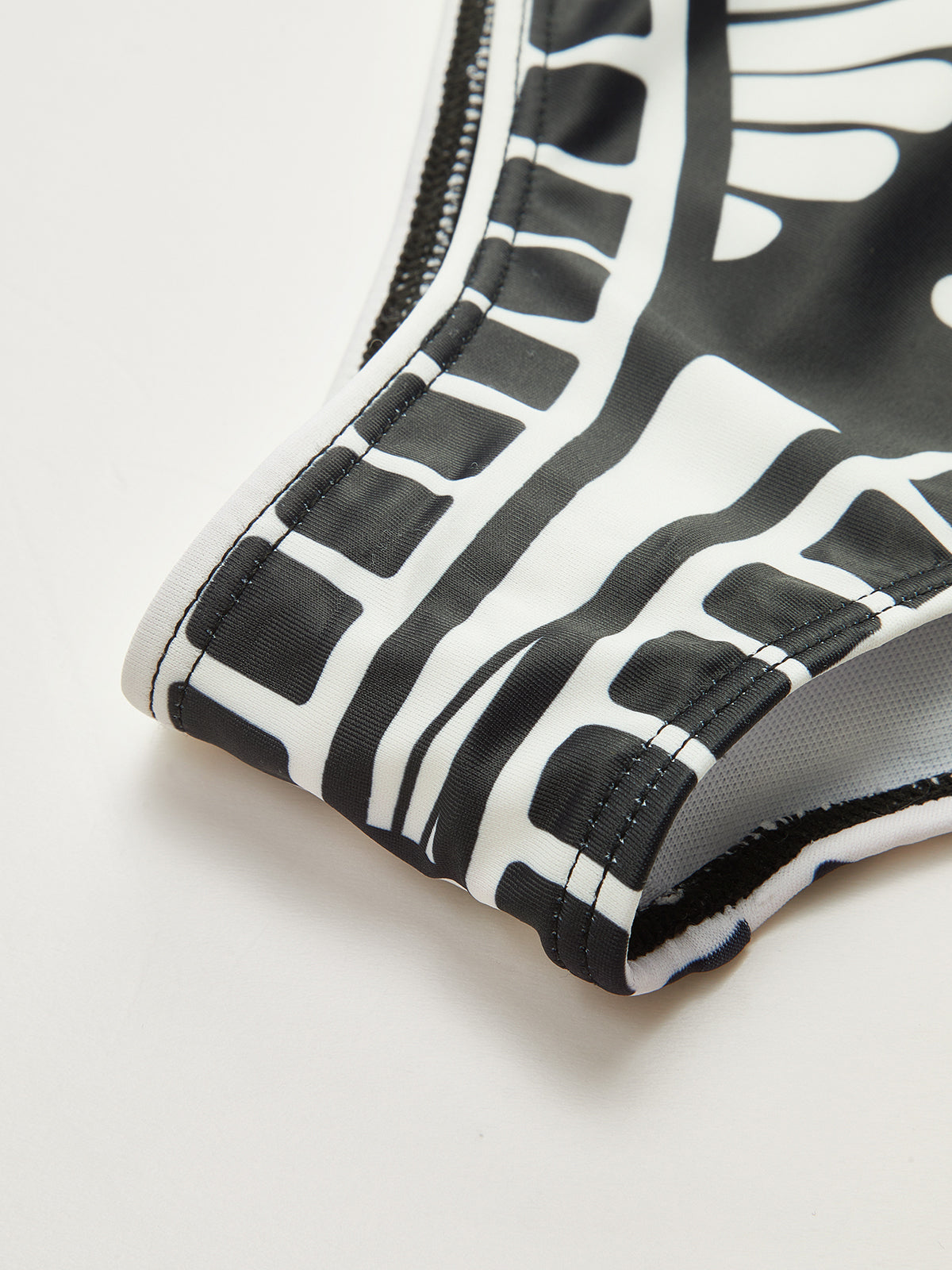 Asymmetrisches Ein-Schulter-Bikini-Set