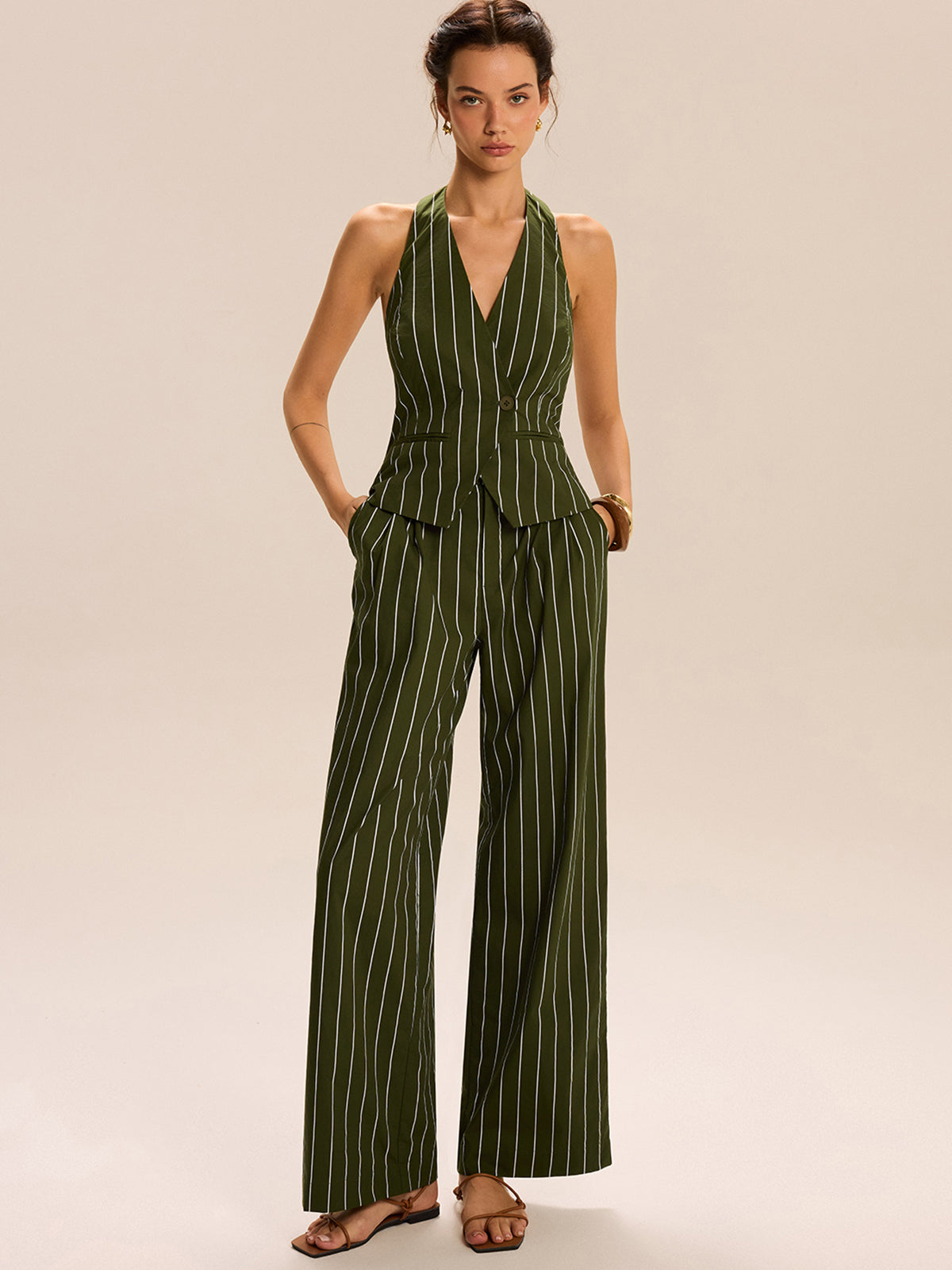 Gestreiftes Neckholder-Top und weite Hose Set