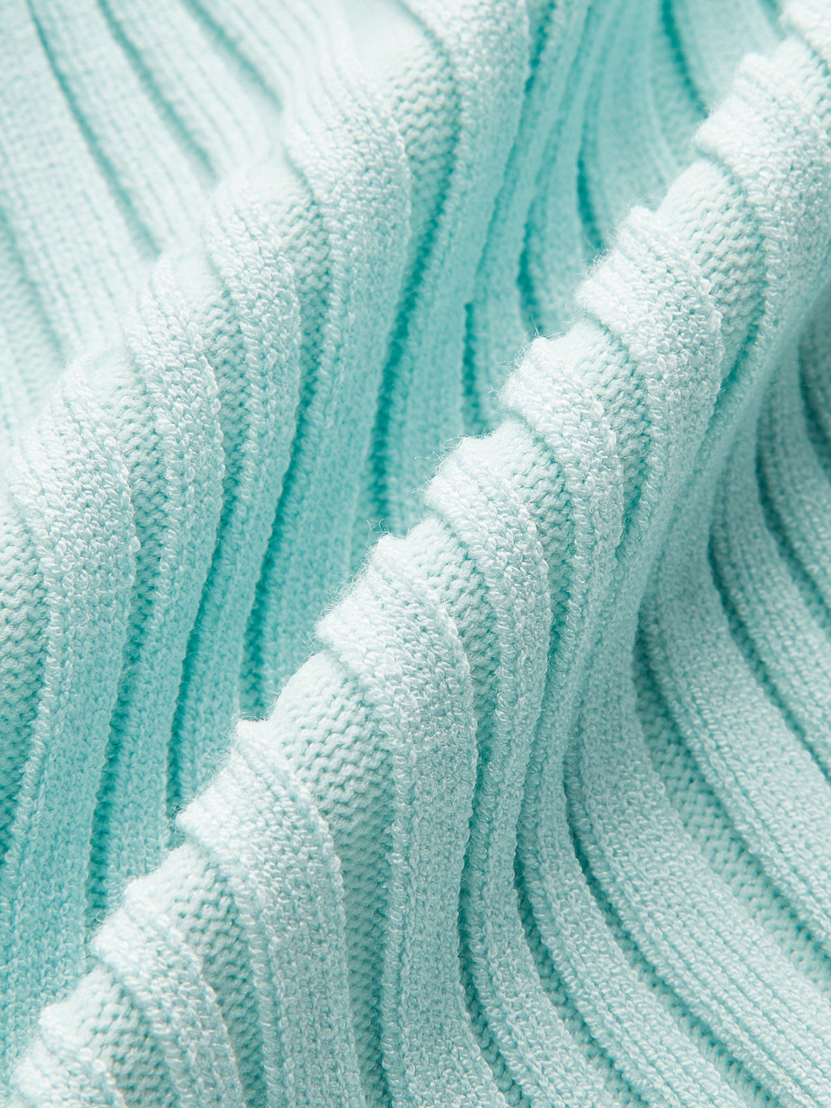 Geripptes Neckholder-Strickoberteil