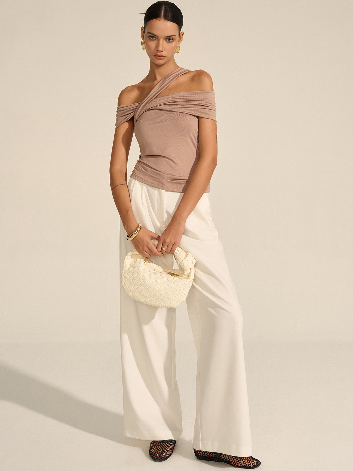 Asymmetrisches Twist-Off-Shoulder-Top