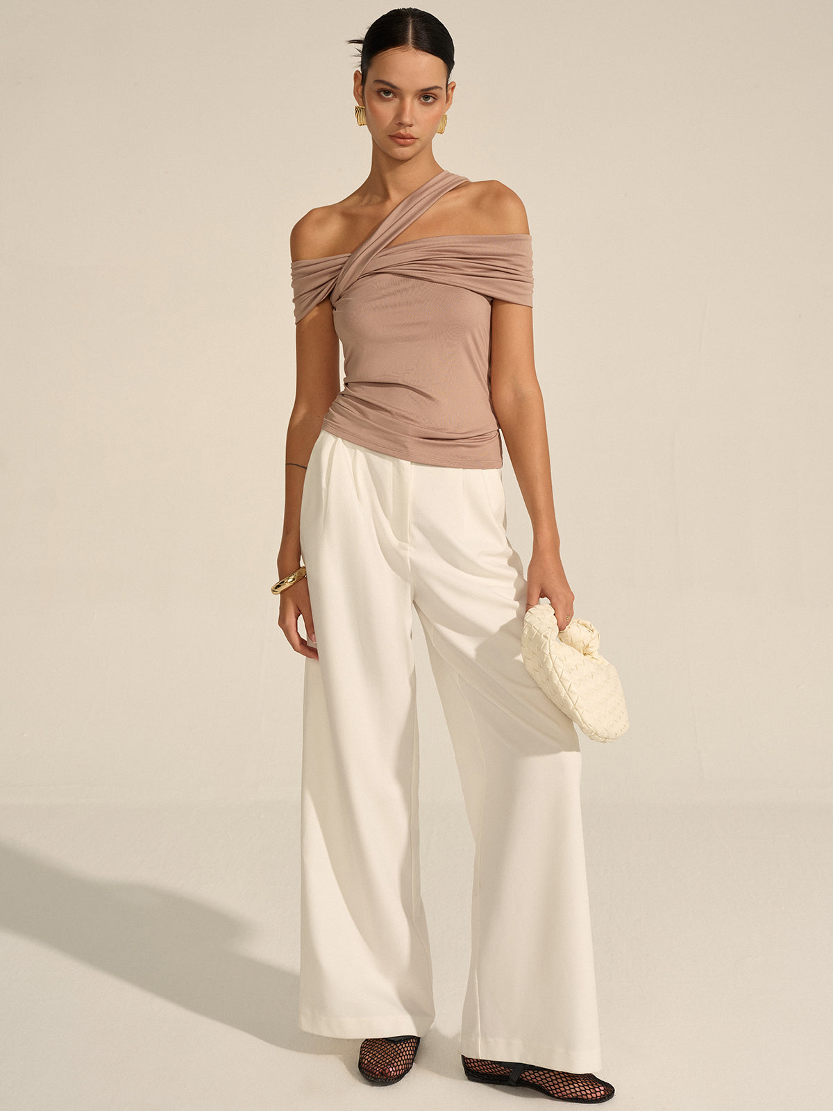 Asymmetrisches Twist-Off-Shoulder-Top