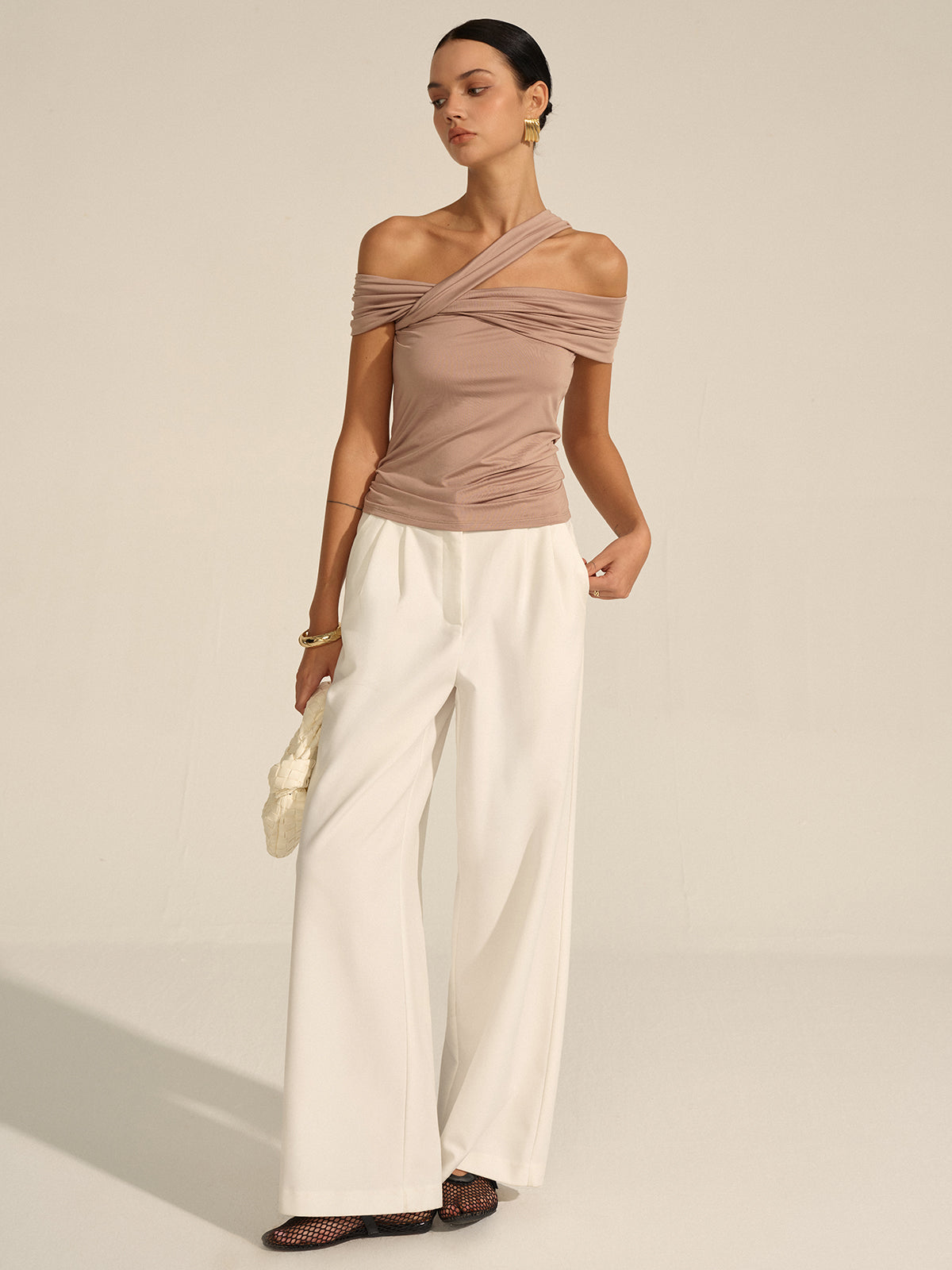 Asymmetrisches Twist-Off-Shoulder-Top