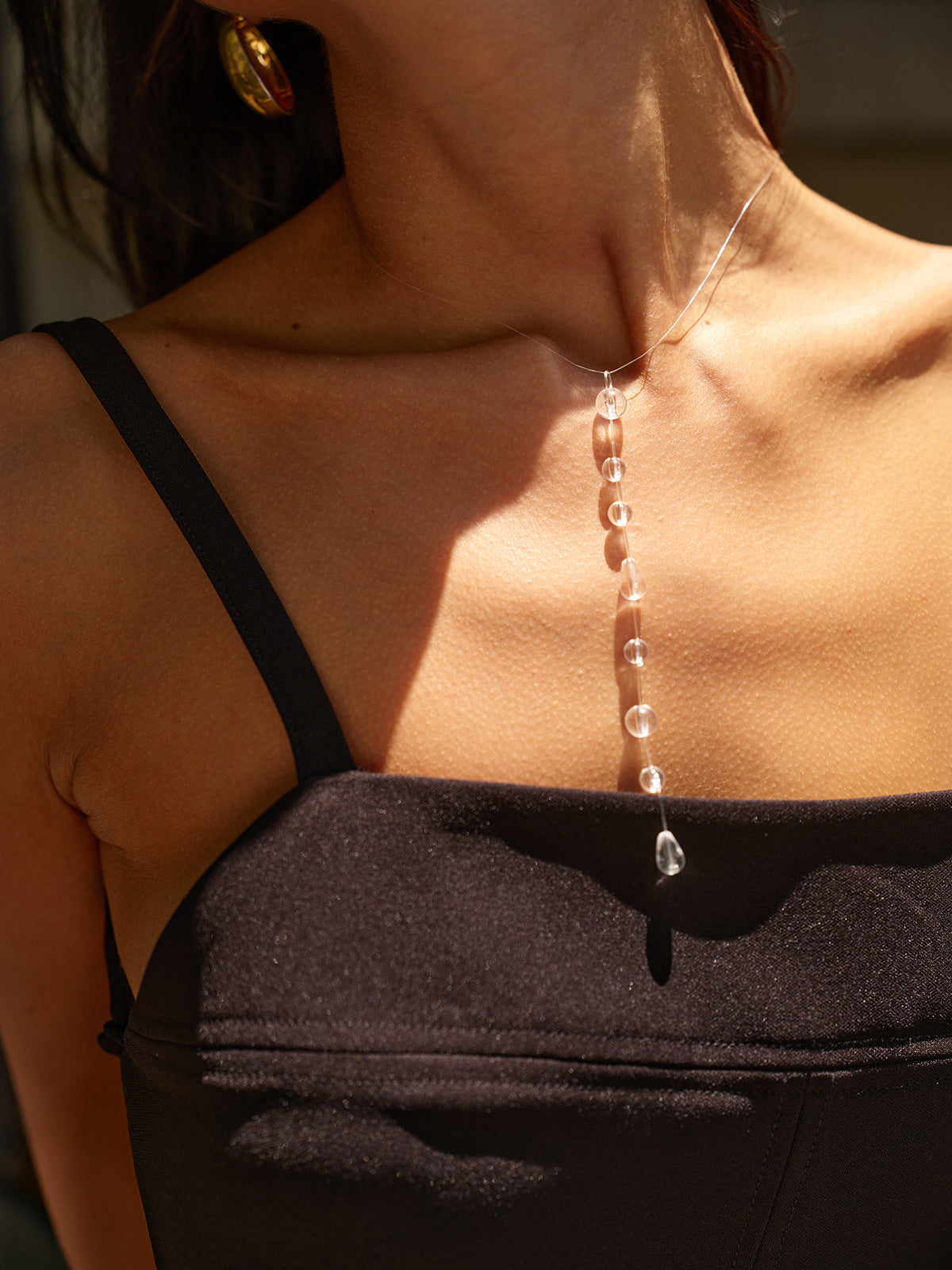 Collier pendentif en forme de Y avec perles transparentes