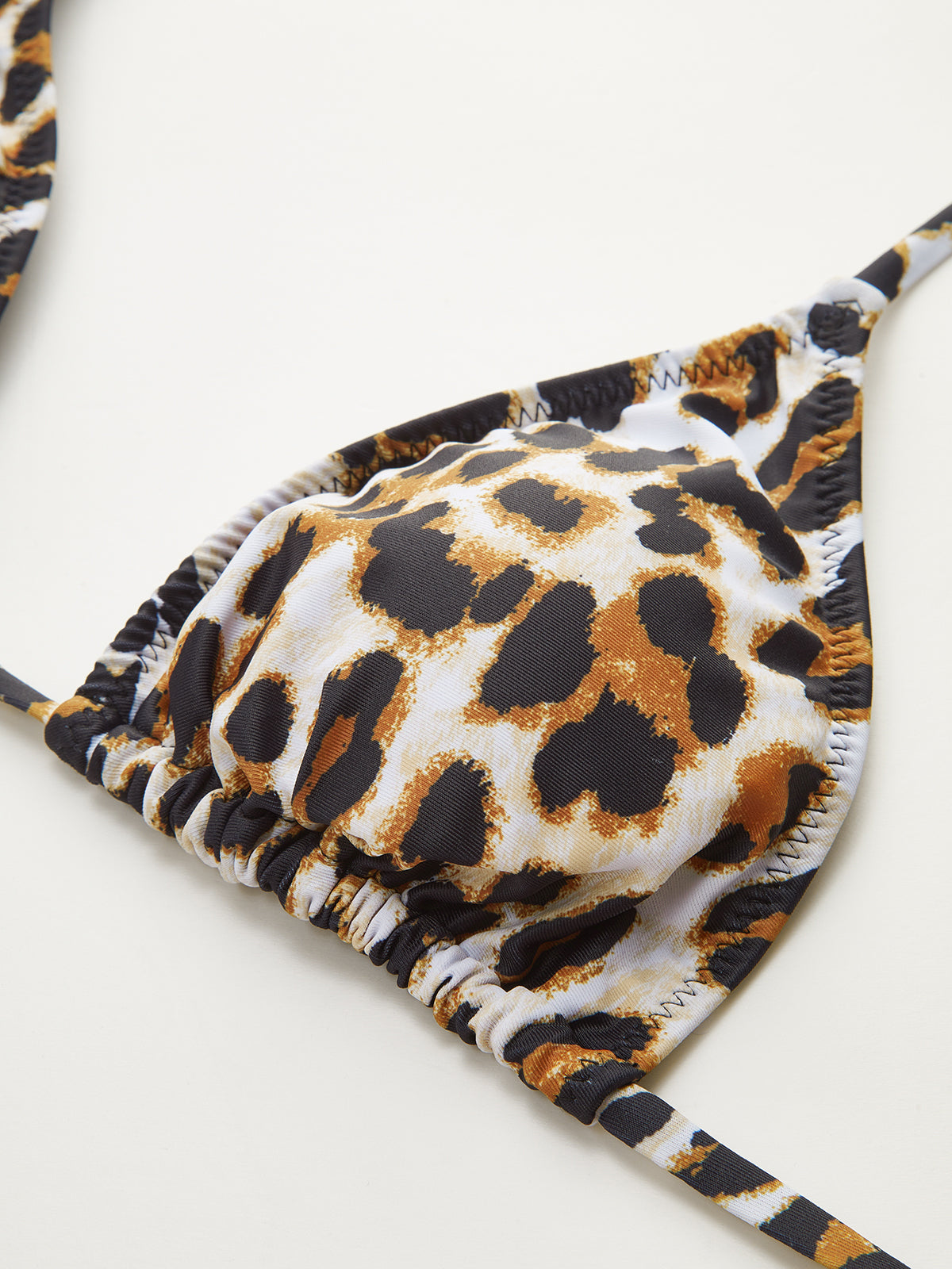 Triangel-Bikini-Oberteil mit Leopardenmuster und Bindebändern am Rücken