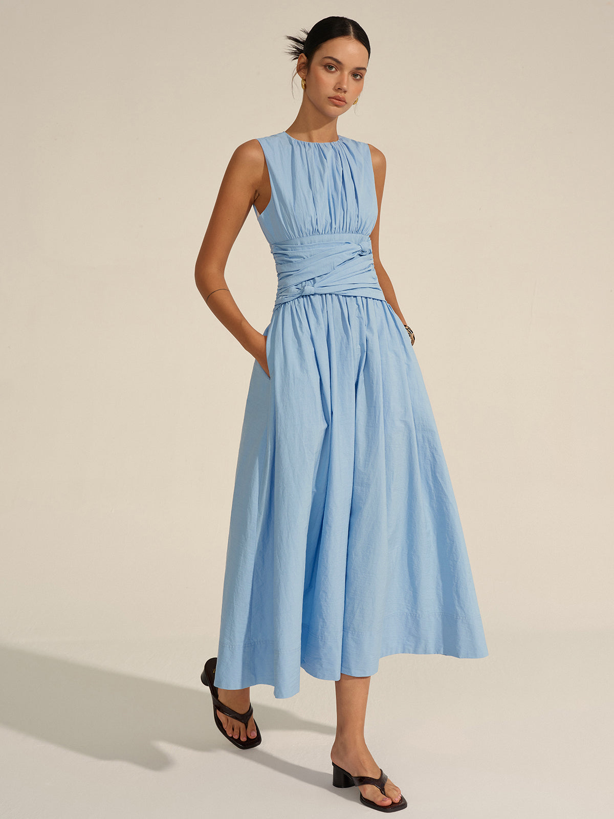 Robe longue à taille froncée