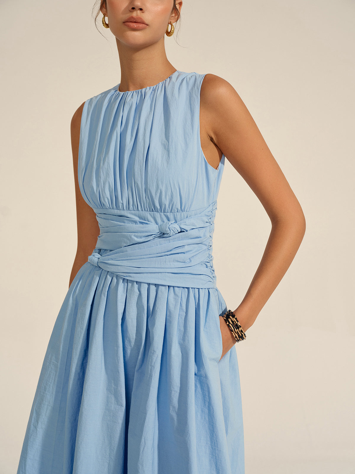 Robe longue à taille froncée