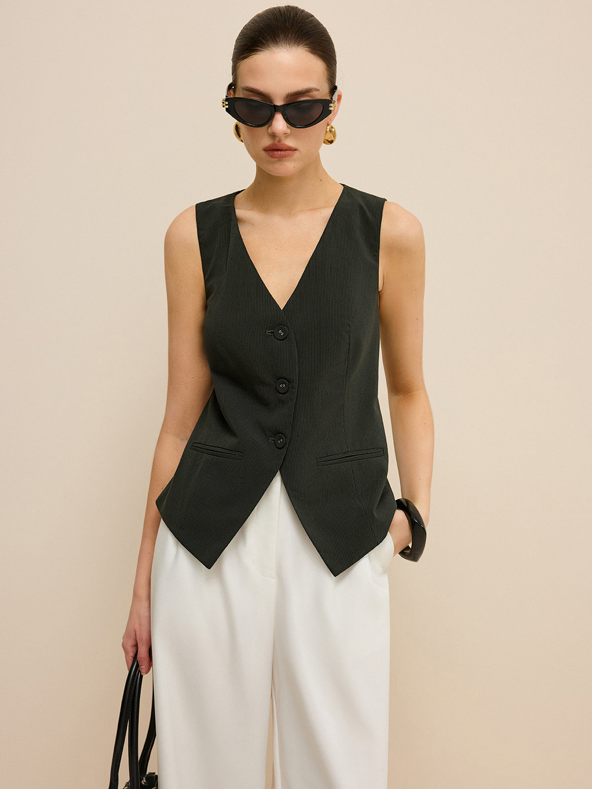 Gilet en V à fines rayures