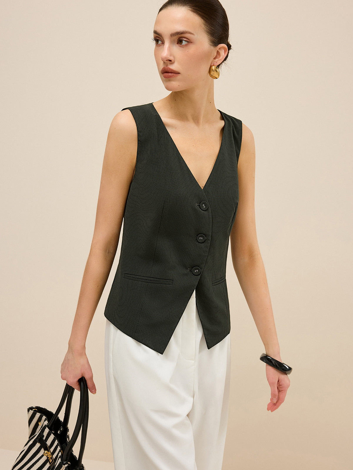 Gilet en V à fines rayures