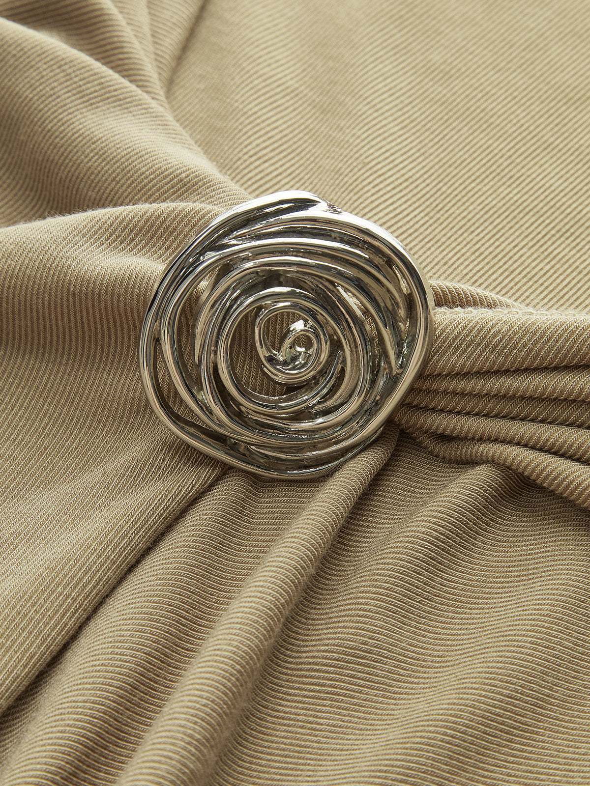 Haut asymétrique à épaules dénudées