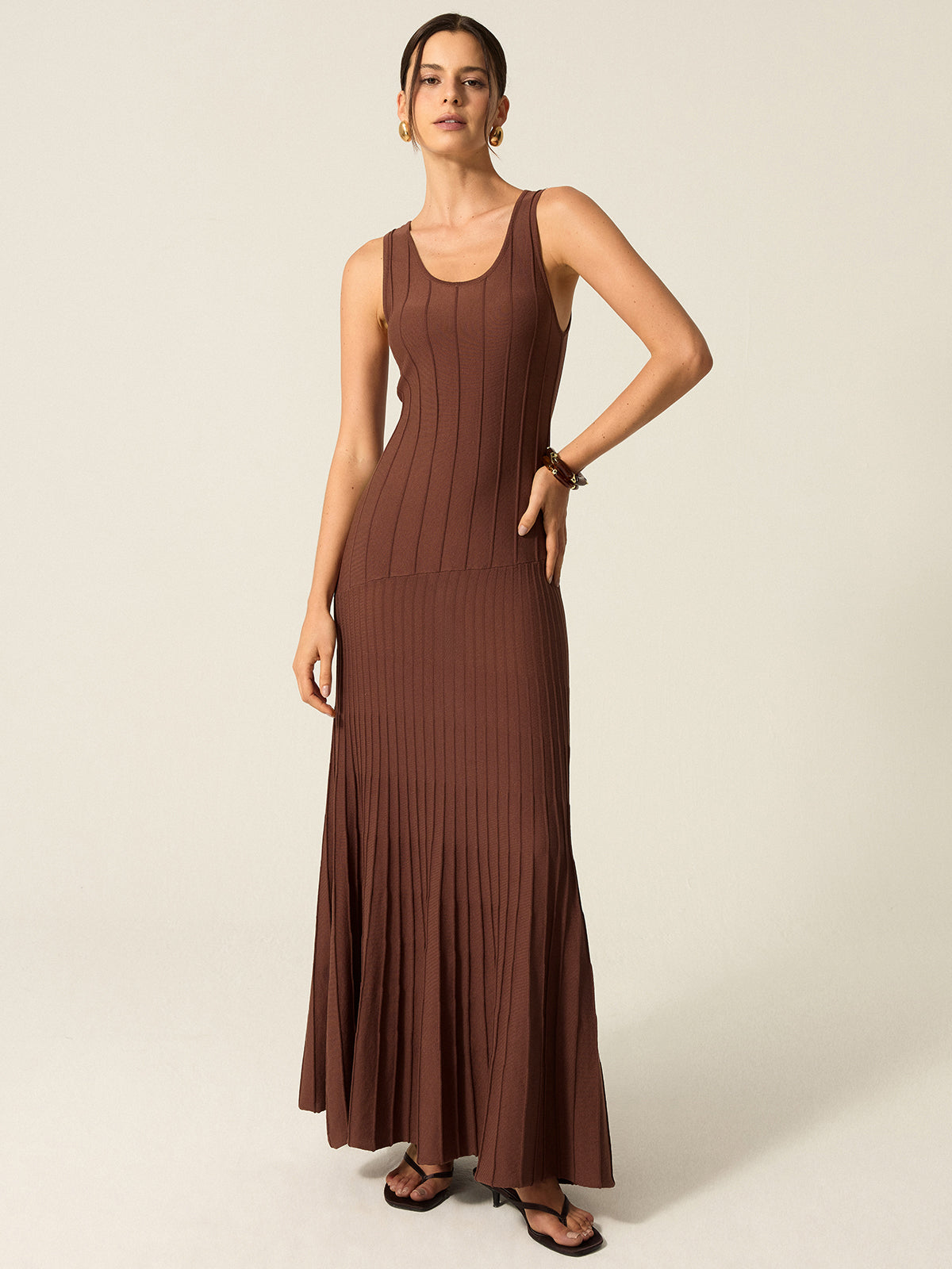 Geripptes Strick-Maxikleid