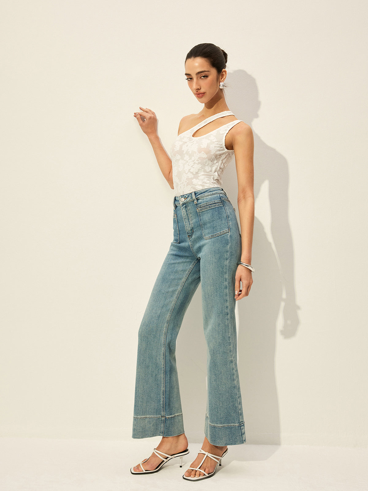 Pantalon en denim taille mi-haute avec poches