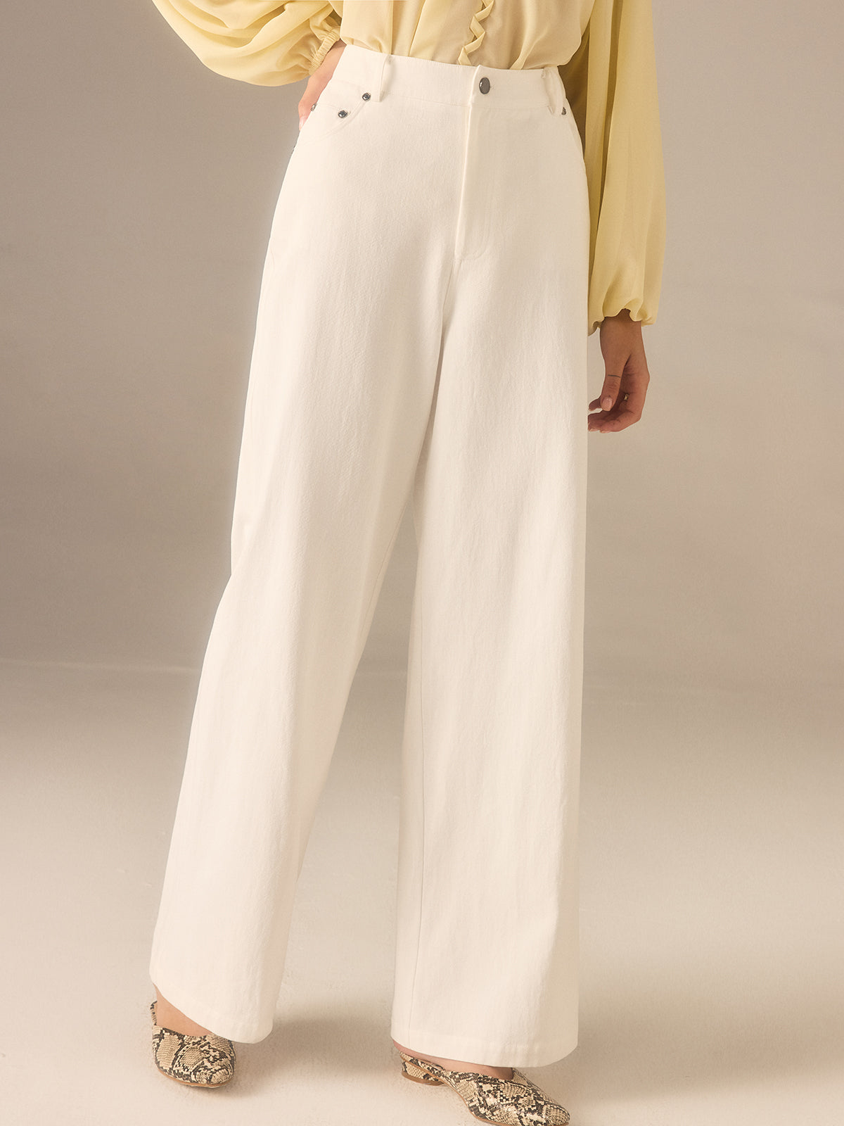 Baumwoll-Twill-Hose mit weitem Bein und Nietknopf aus Metall