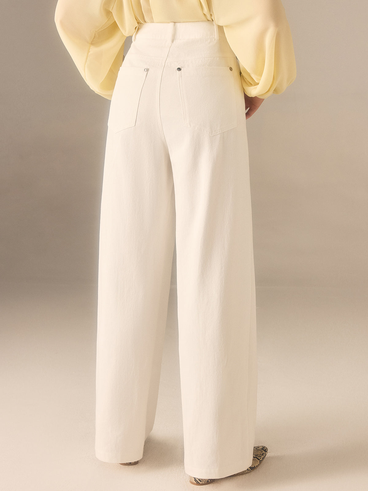 Baumwoll-Twill-Hose mit weitem Bein und Nietknopf aus Metall