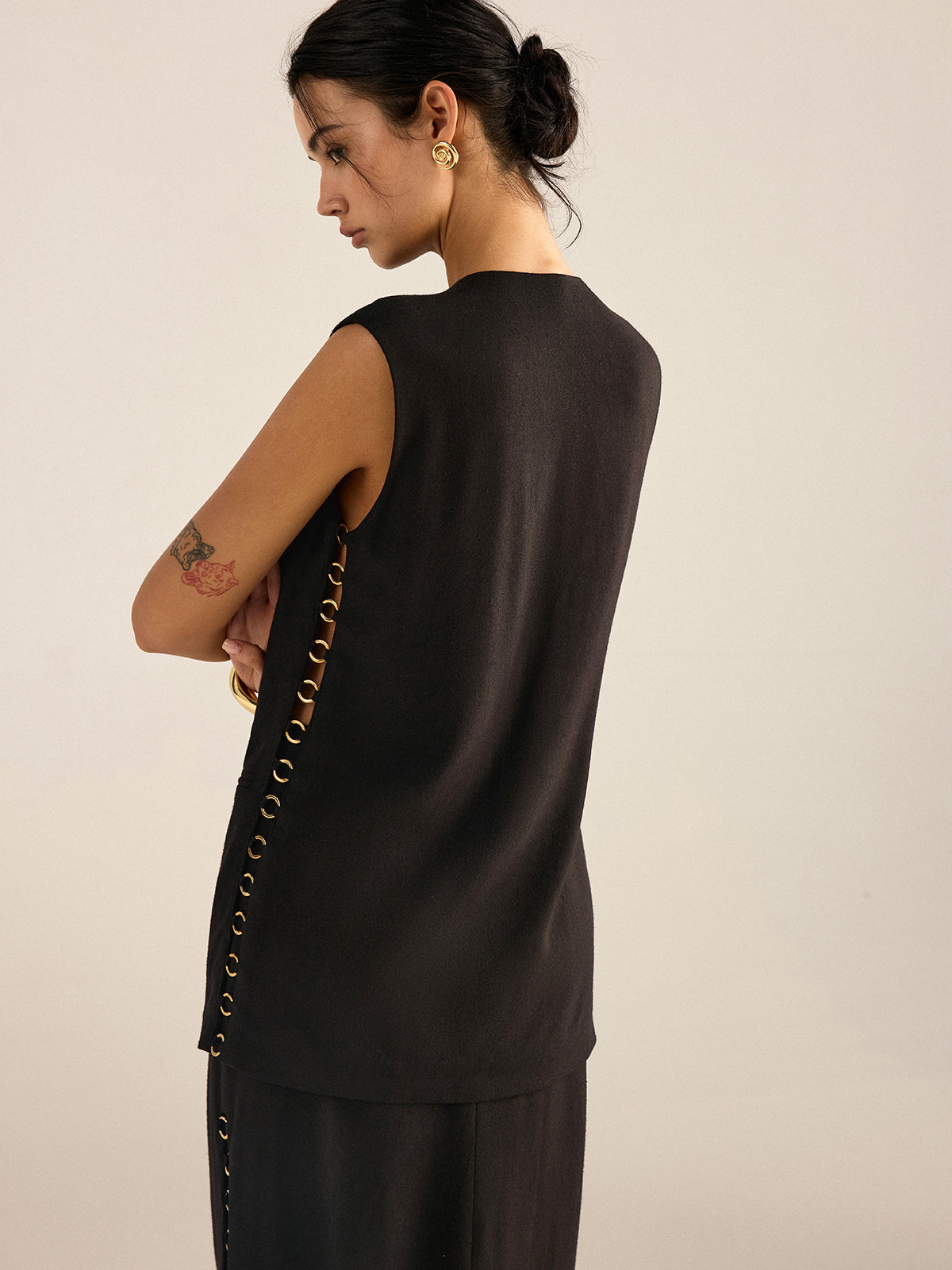 Metal Eyelet Detail Sleeveless Vest