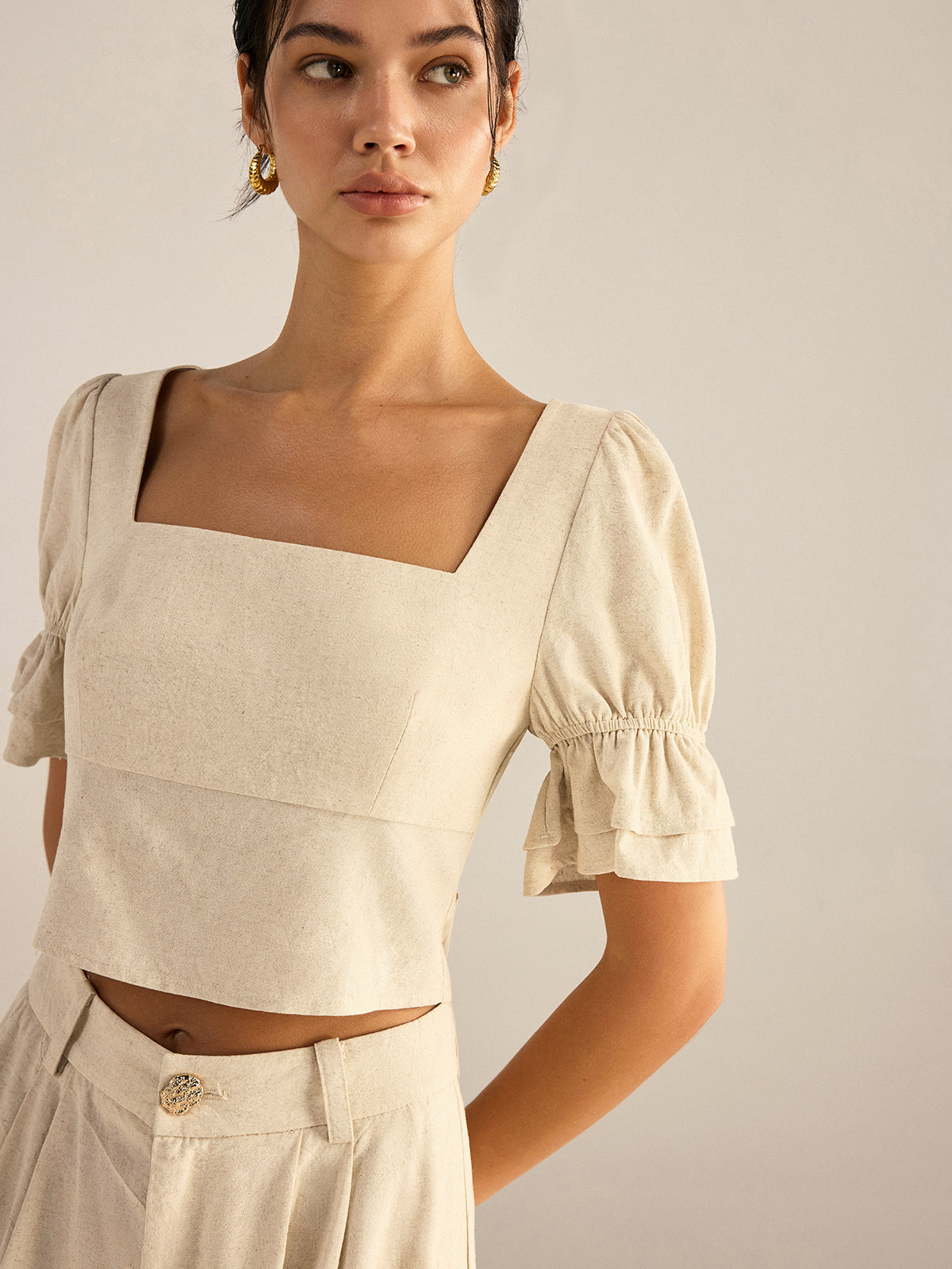 Baumwoll-Leinen-Top mit Puffärmeln und Schleifendetail am Rücken und Hose