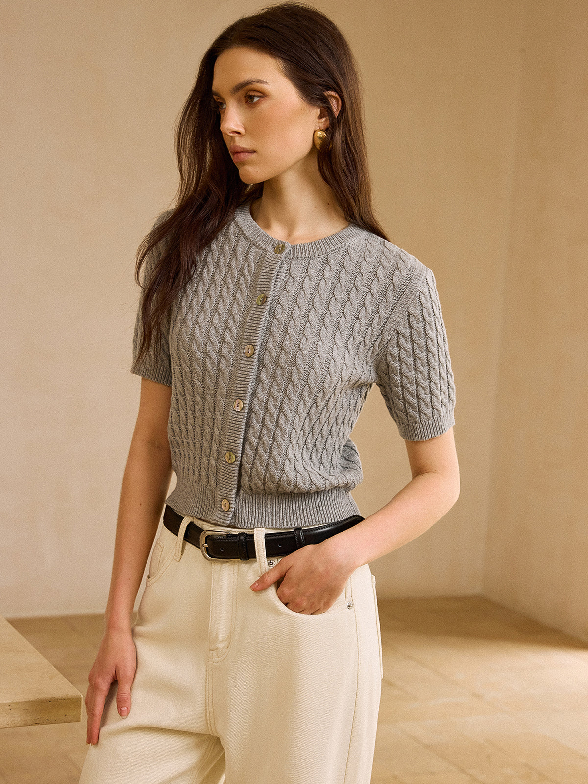 Kurzärmeliger Zopfmuster-Cardigan