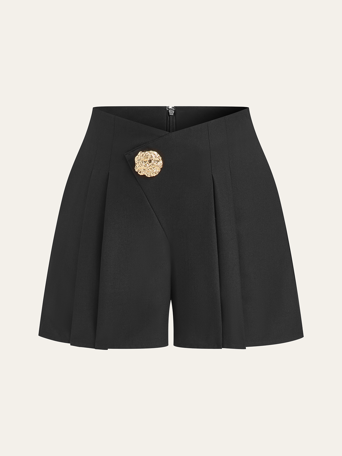 Plissierte Shorts mit mittlerer Leibhöhe und Metallknopf