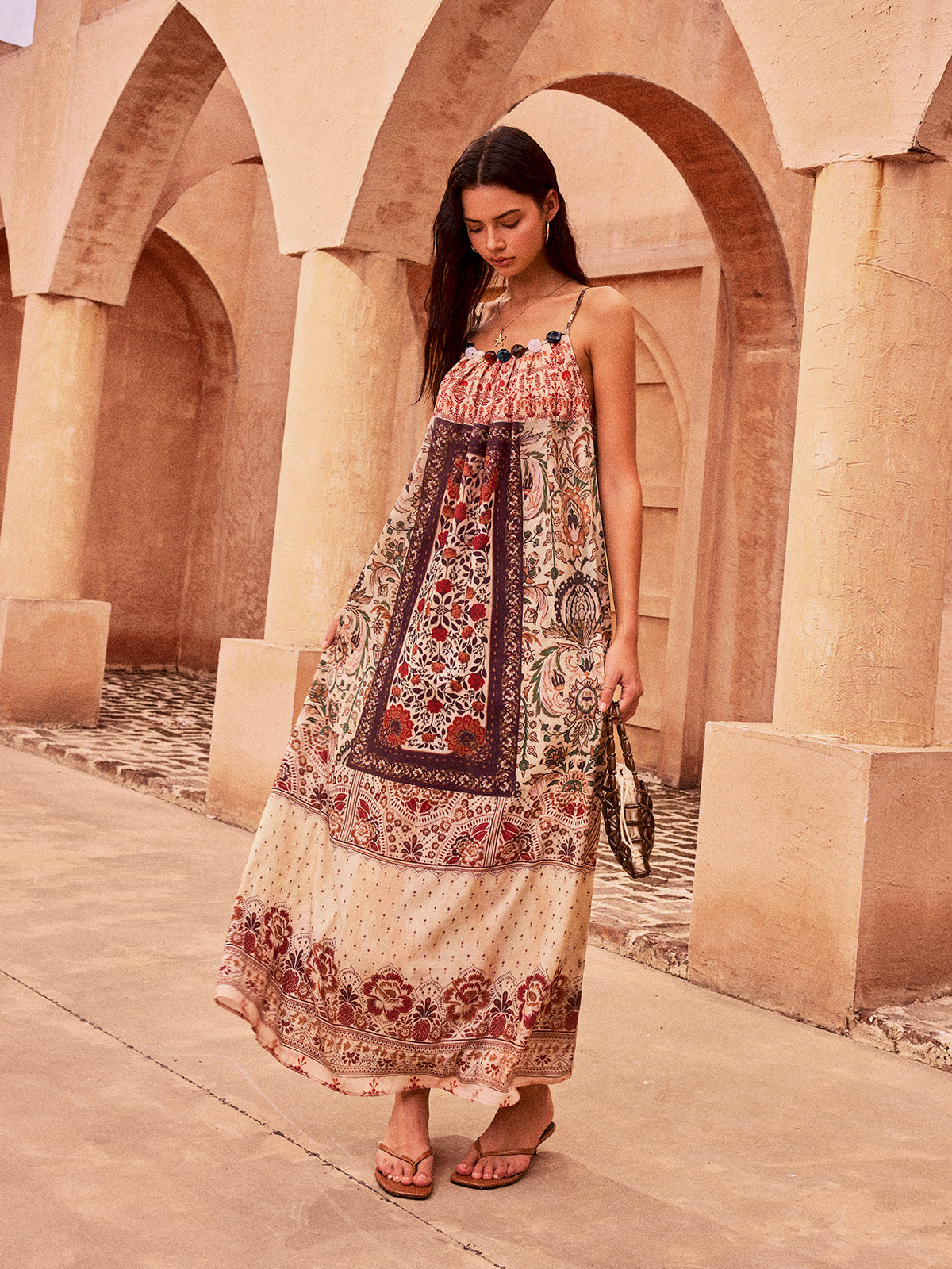Maxikleid mit Paisley-Print und Perlenstickerei