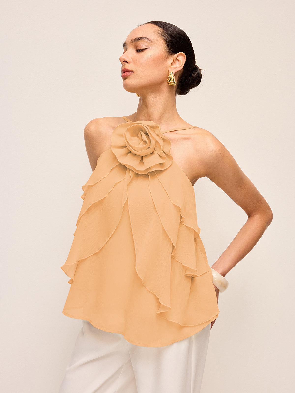 Haut dos nu à volants fleuris