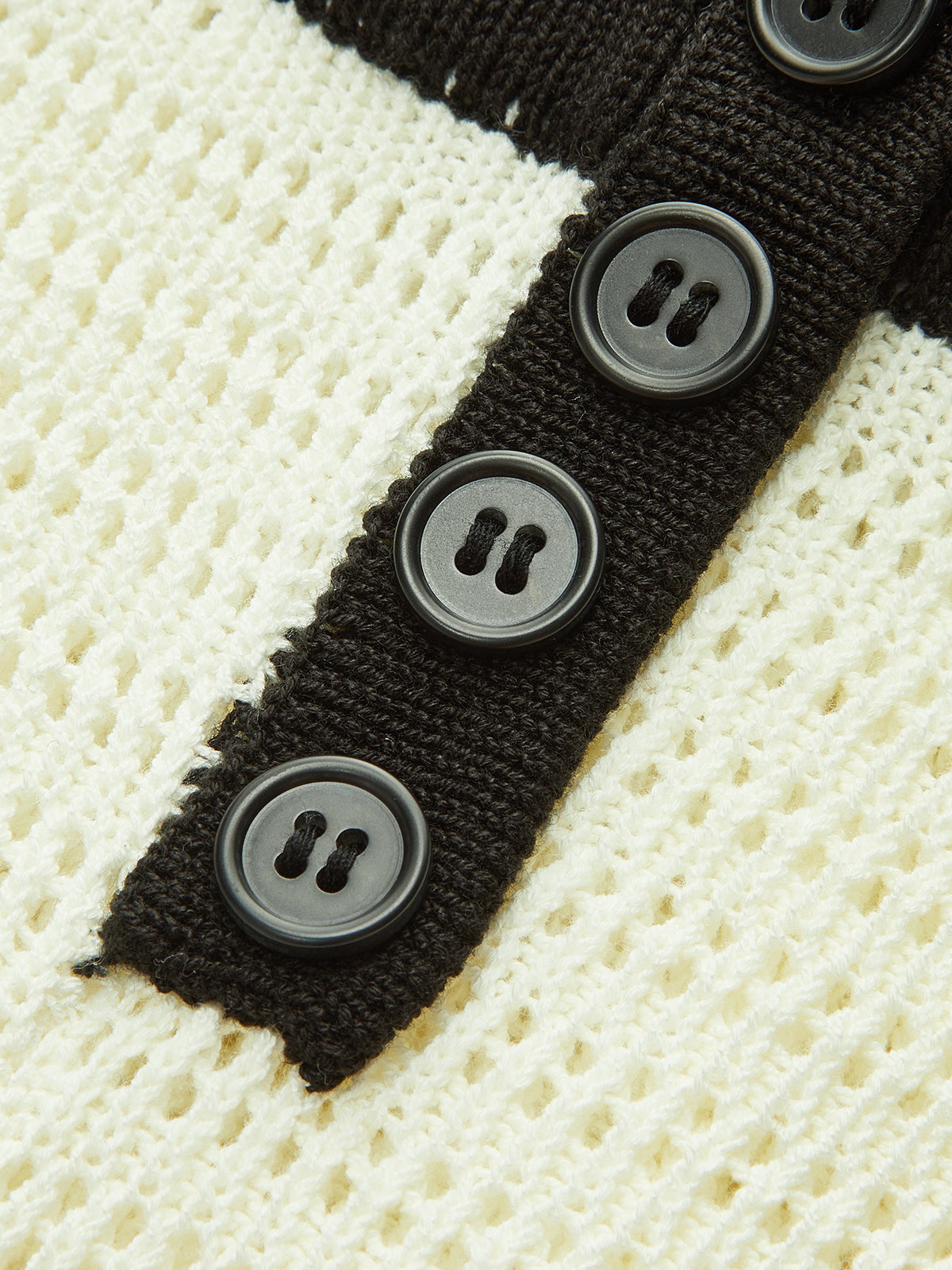 Contrast Trim Button-Front Knitted Shorts