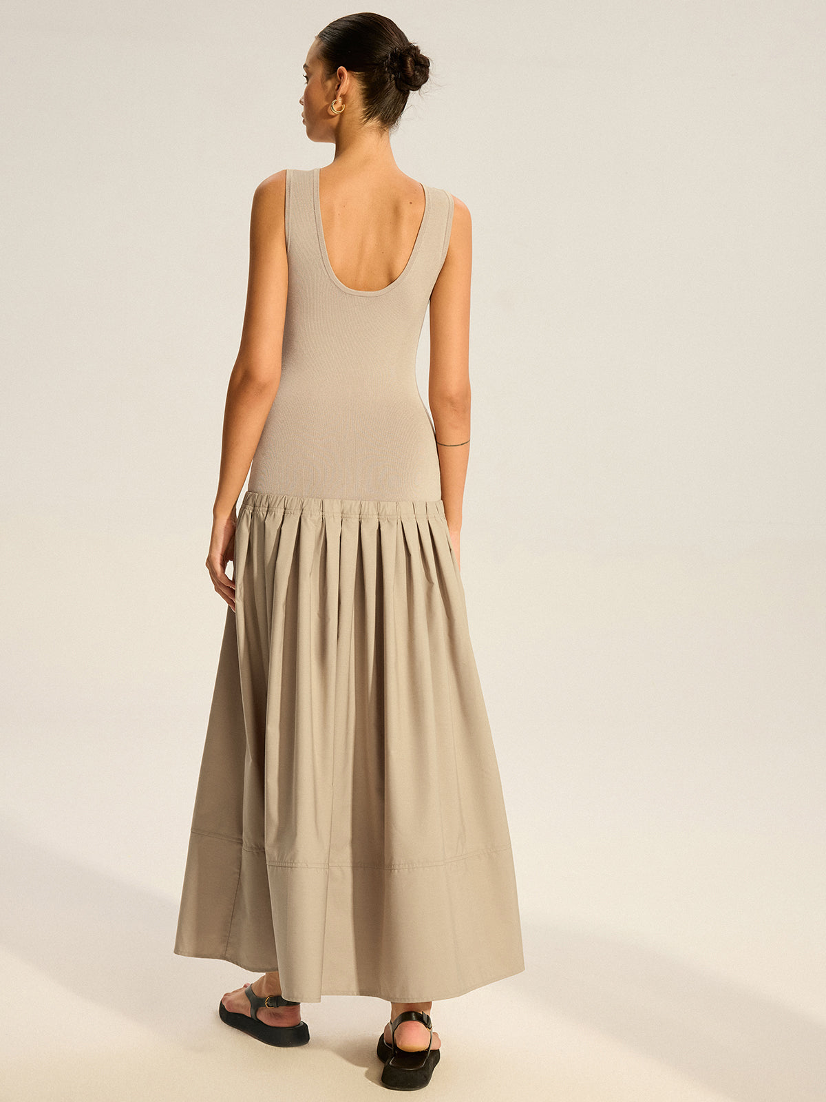Robe midi plissée et top en maille sans manches