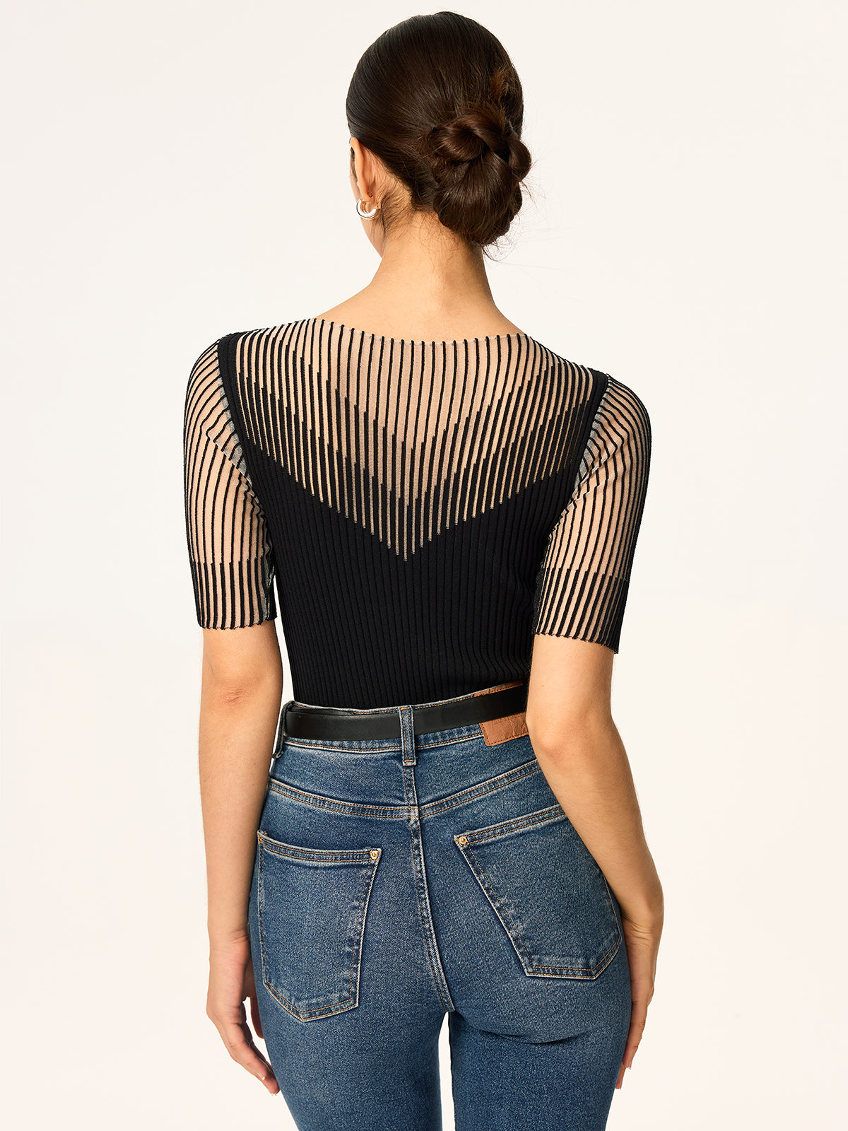 Geripptes Strickoberteil mit transparenten Streifen