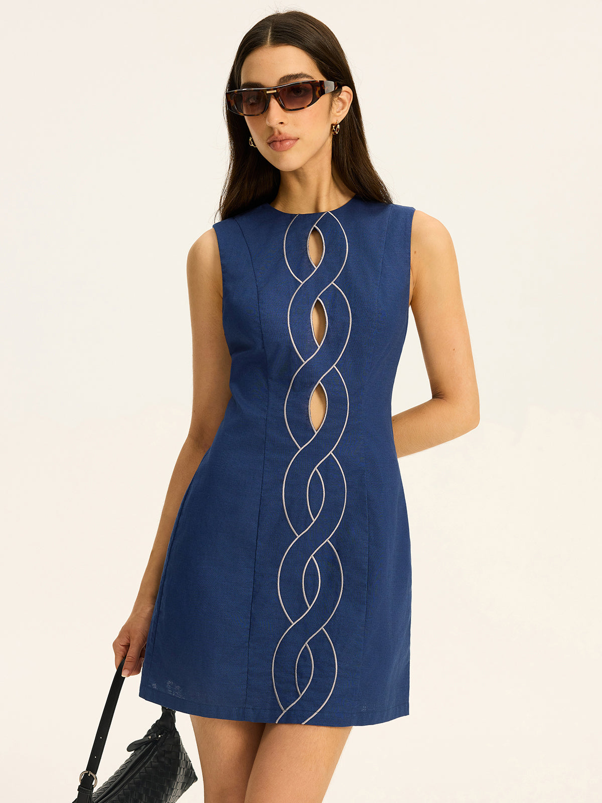 Robe Courte en Lin et Coton à Découpes et Surpiqûres Contrastantes